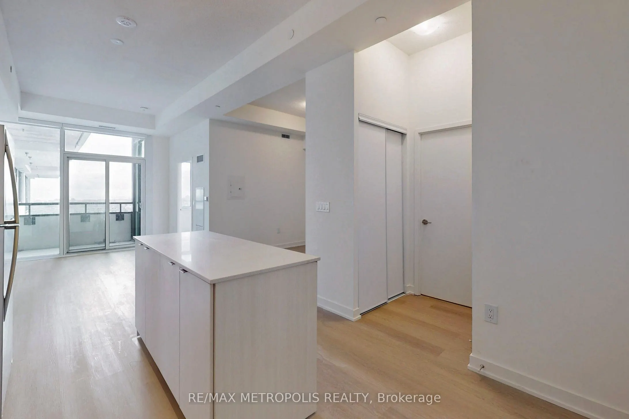 859 The Queensway, #809