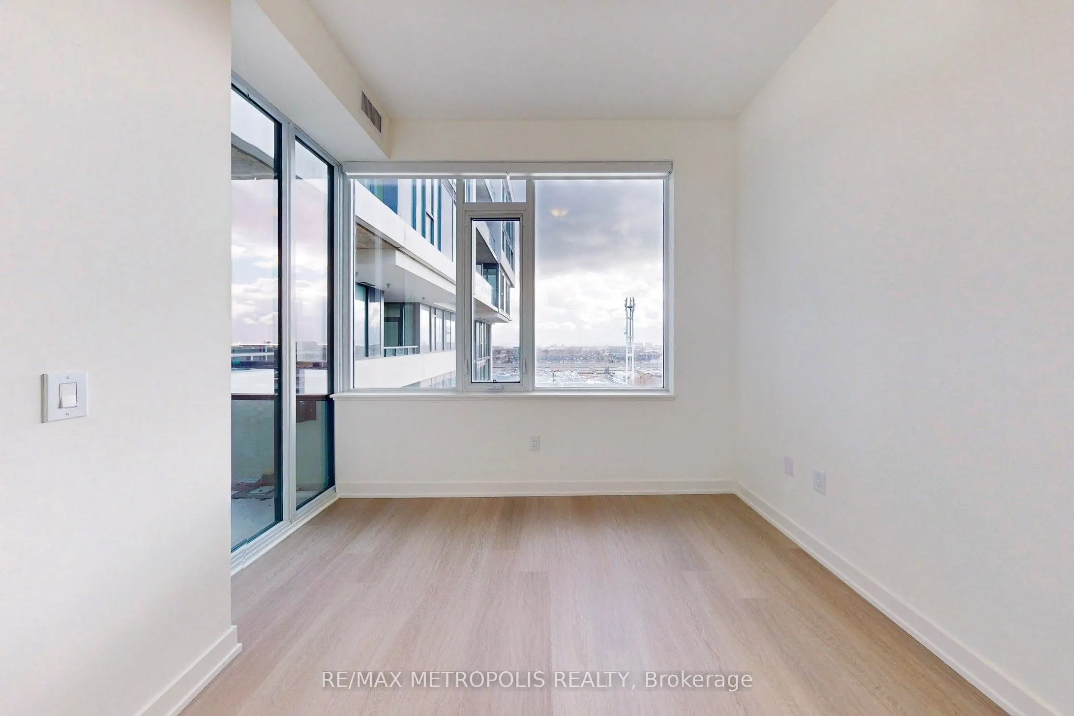859 The Queensway, #809