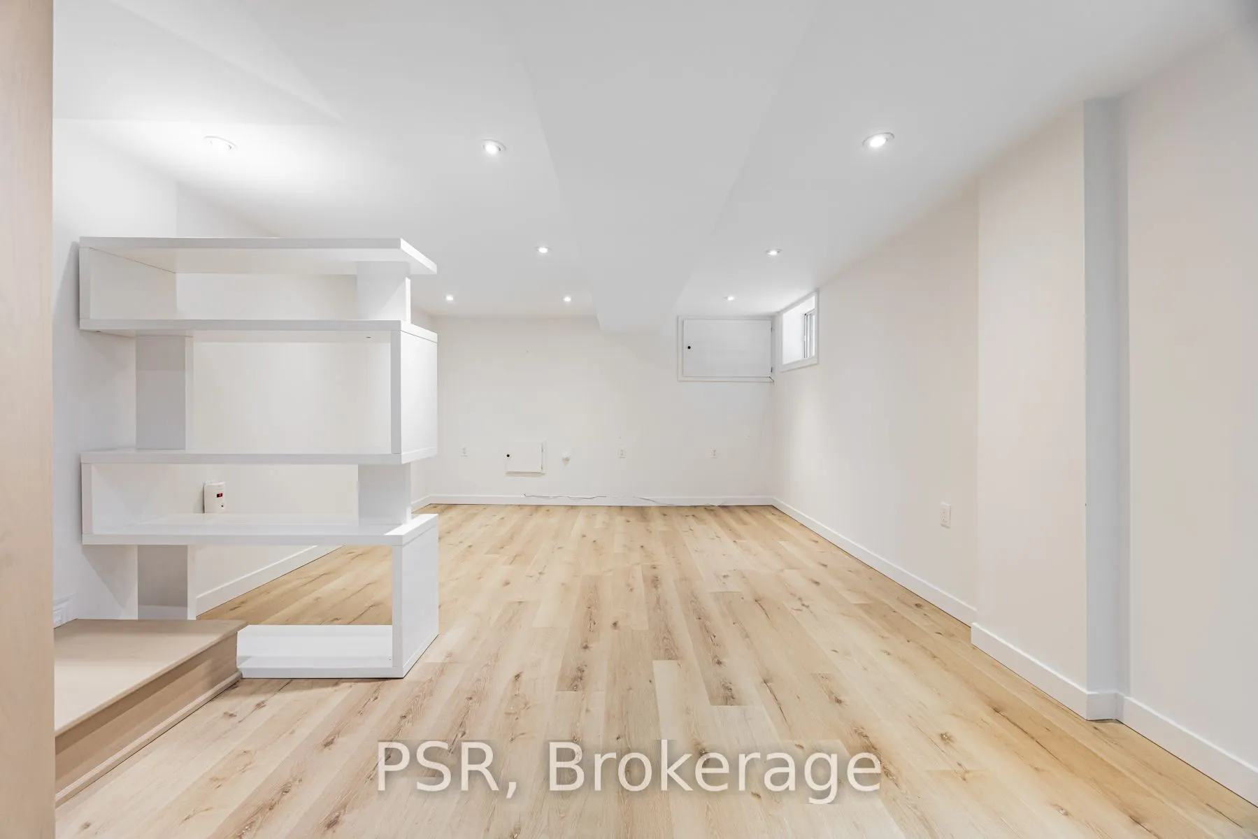 371 McRoberts Avenue, #Lower