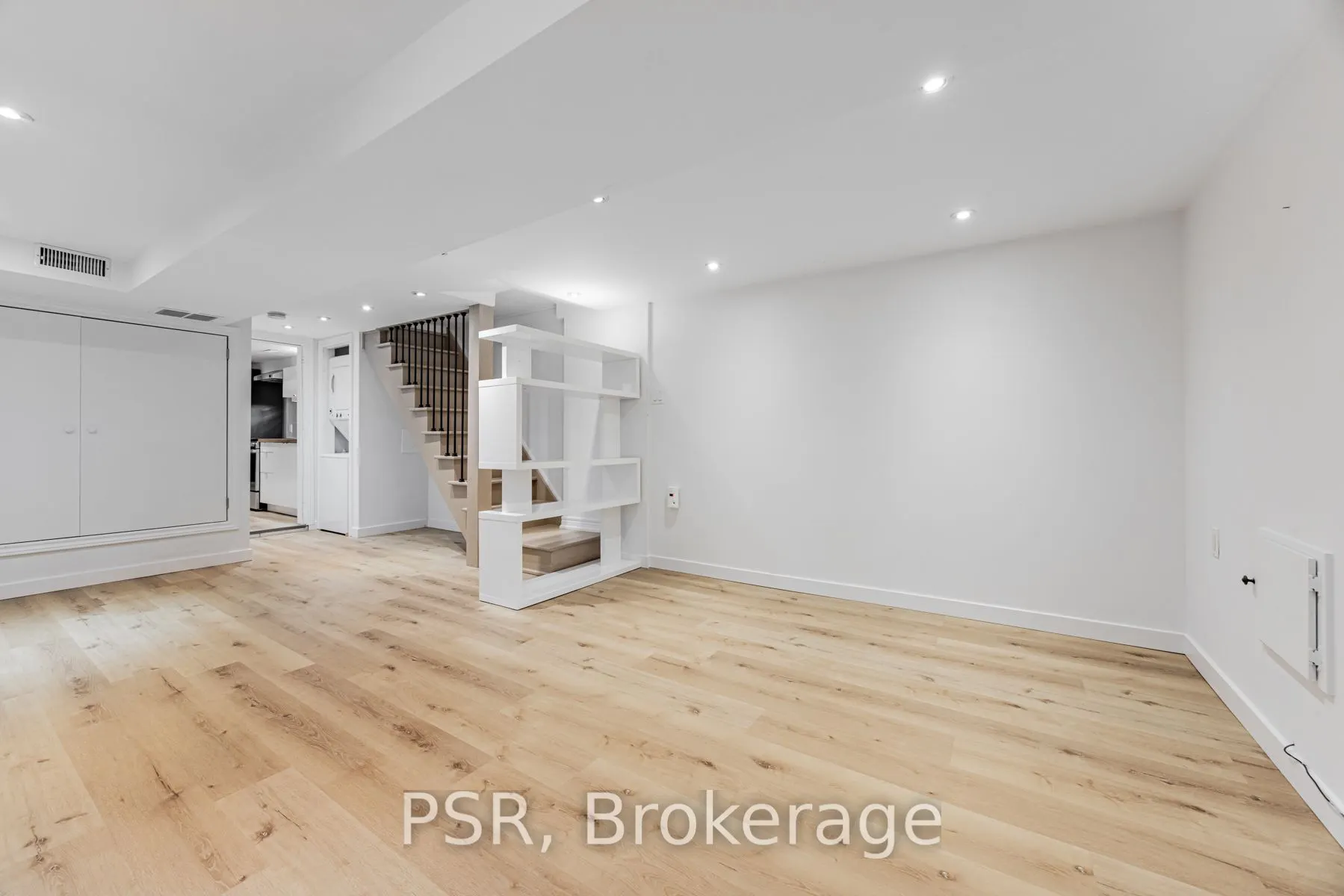 371 McRoberts Avenue, #Lower
