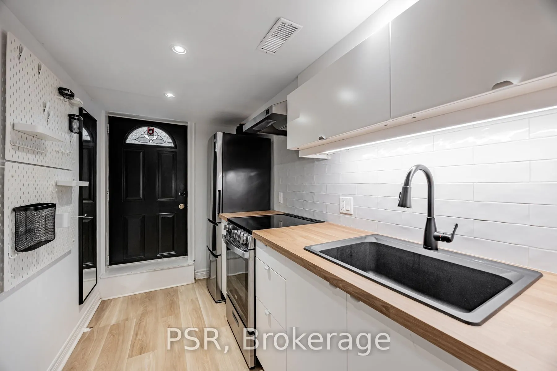 371 McRoberts Avenue, #Lower
