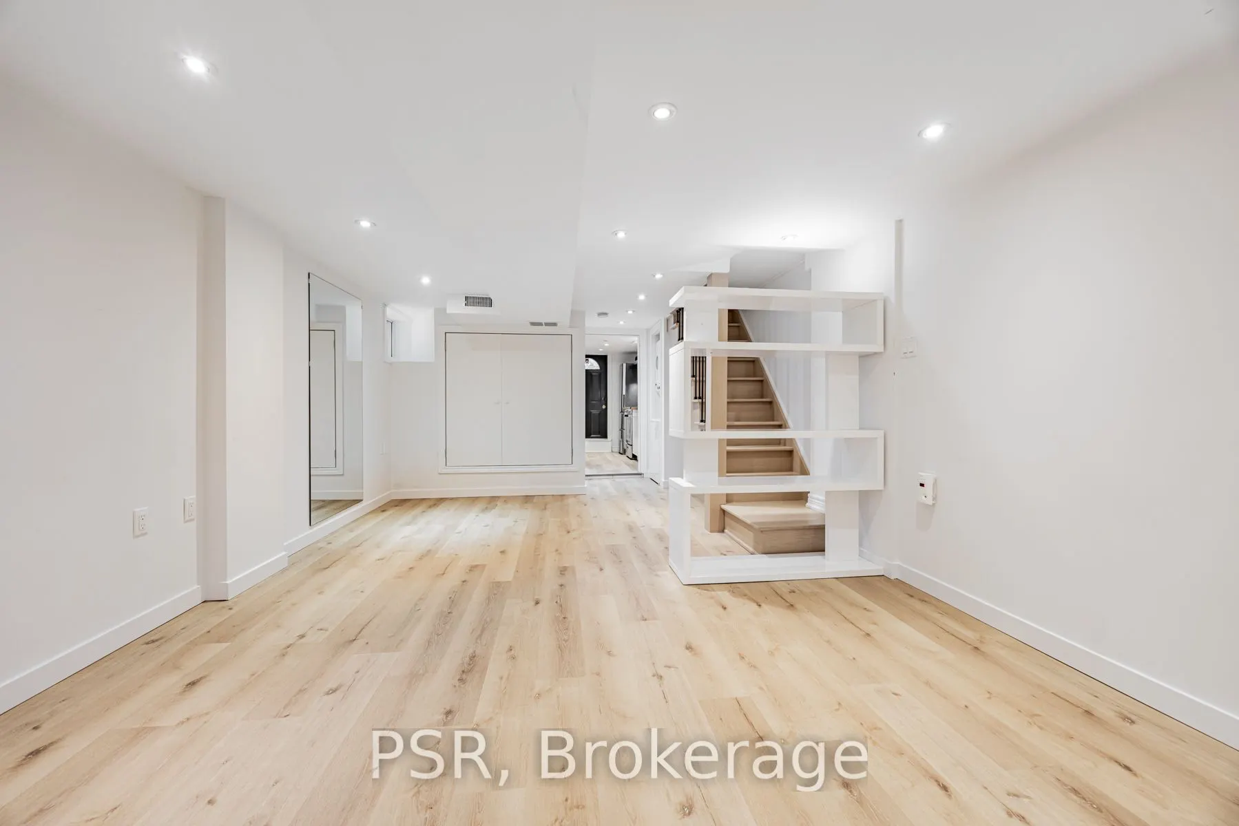 371 McRoberts Avenue, #Lower
