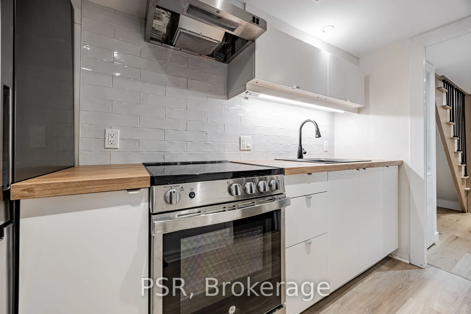 371 McRoberts Avenue, #Lower