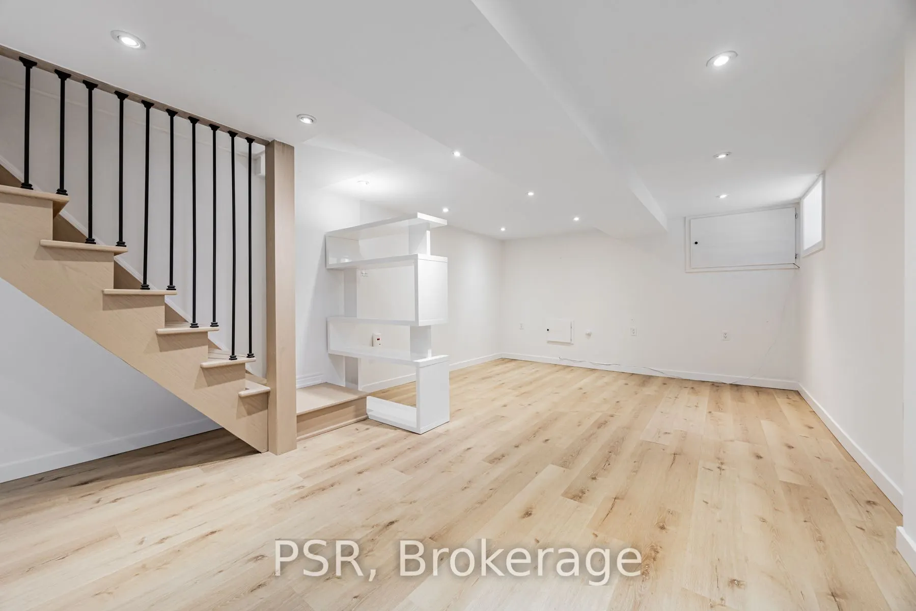 371 McRoberts Avenue, #Lower