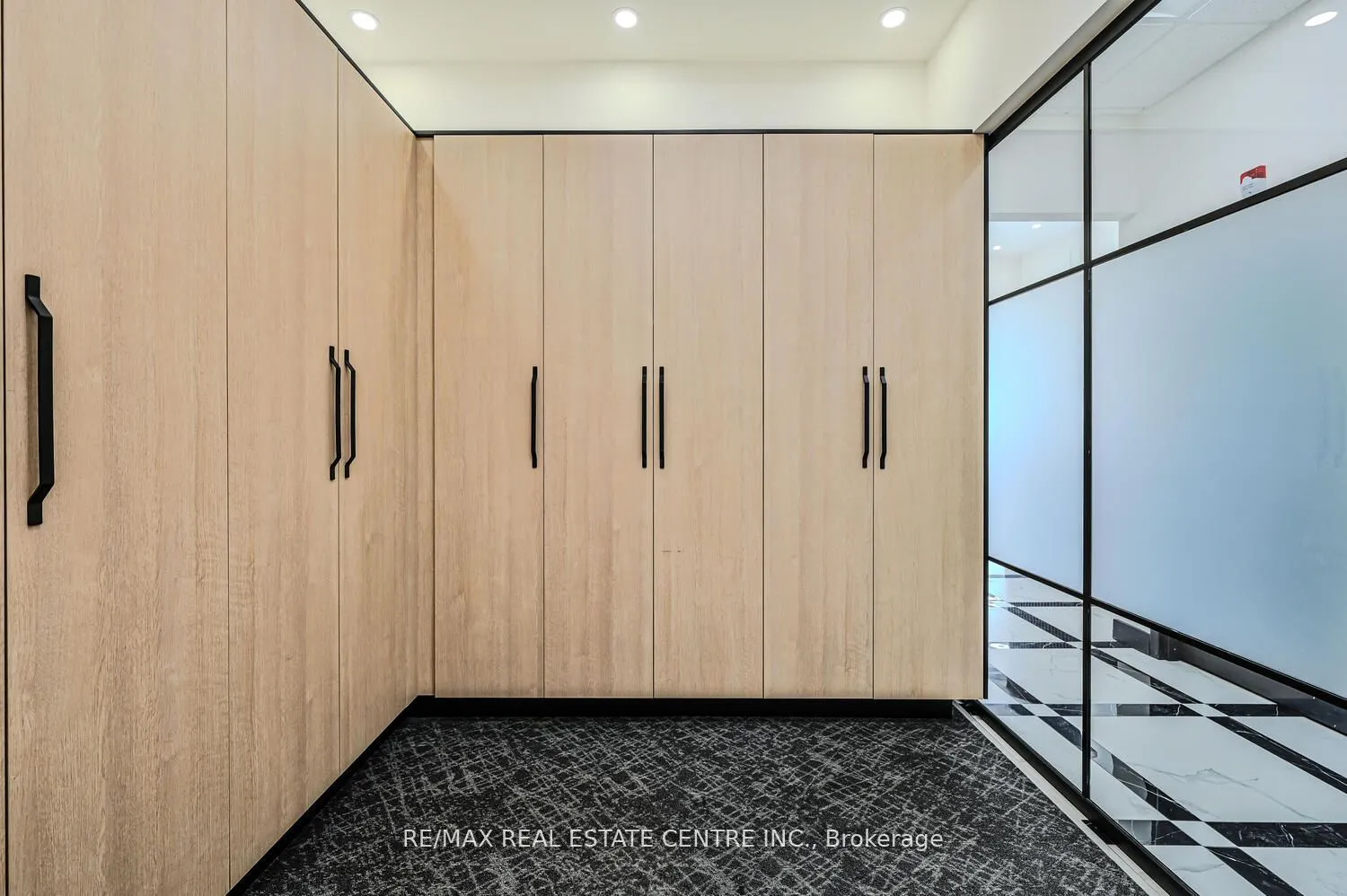 2565 Steeles Avenue E, #22