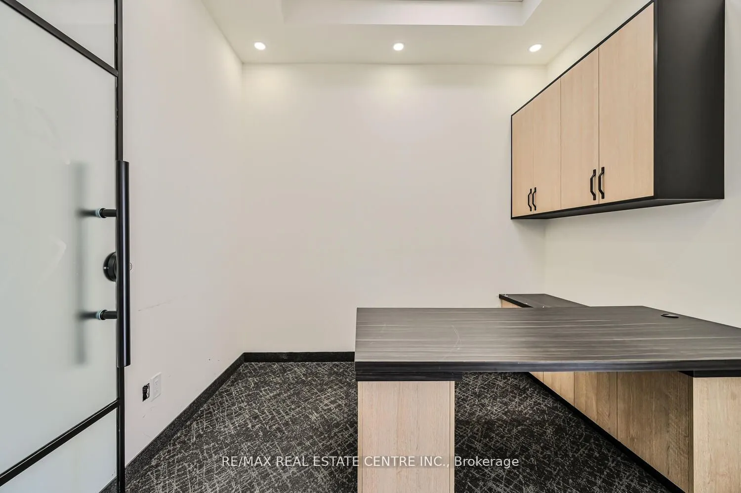 2565 Steeles Avenue E, #22
