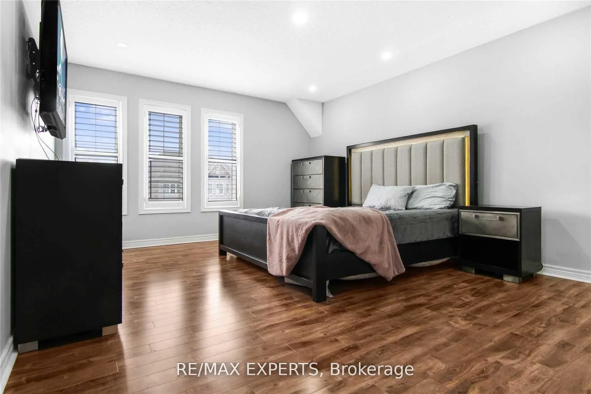 20 Delmonico Road