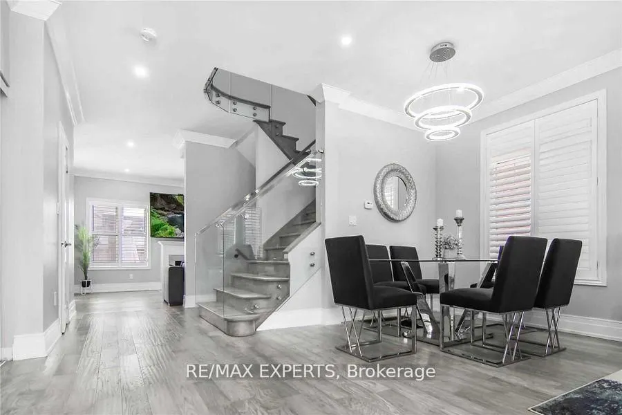 20 Delmonico Road