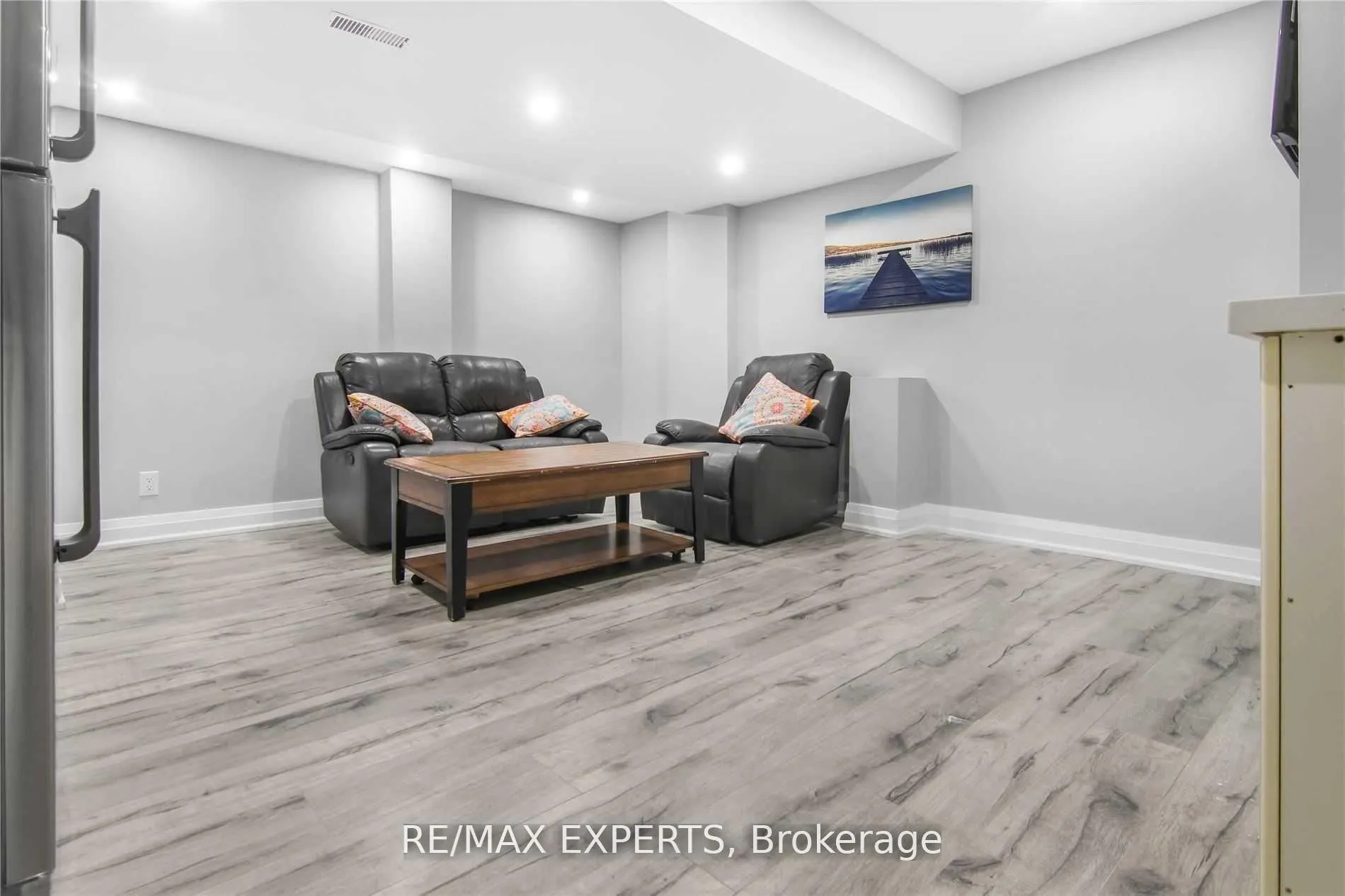20 Delmonico Road