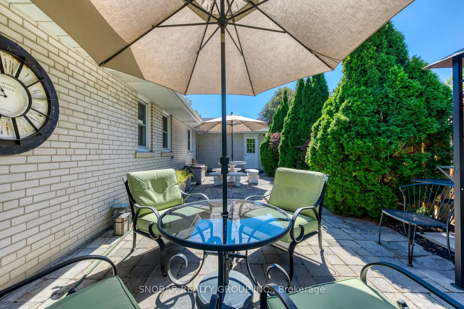 19 Deanewood Crescent