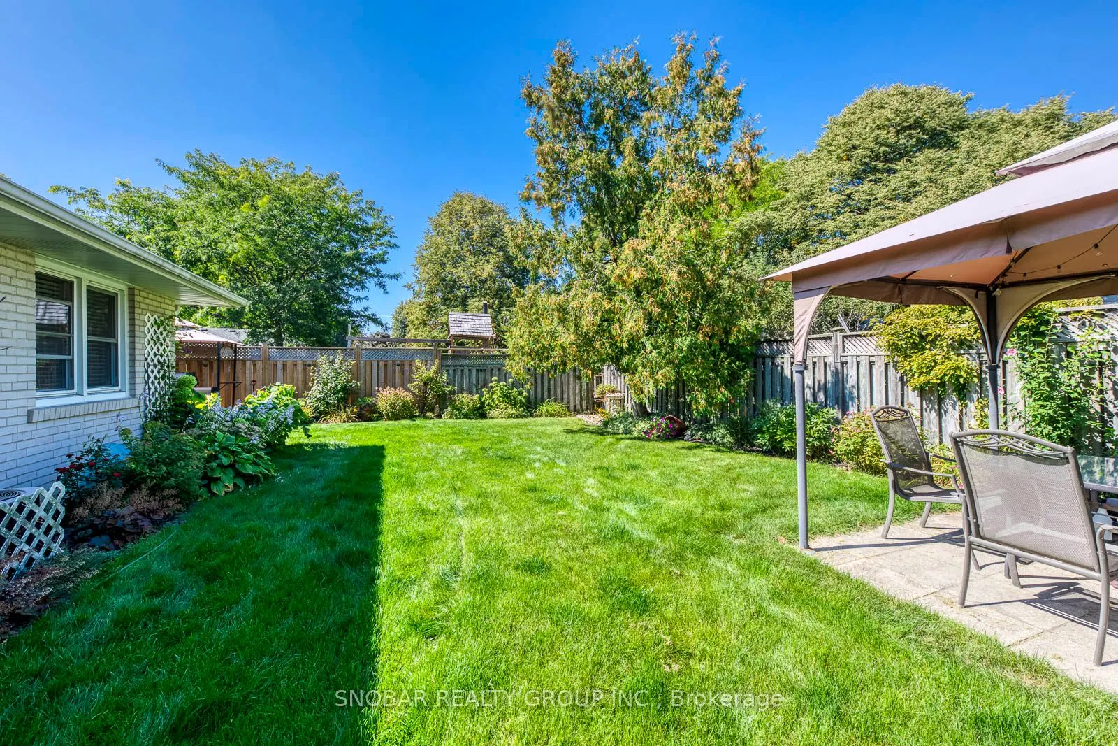 19 Deanewood Crescent