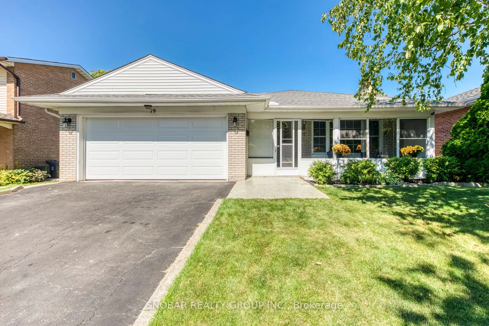 19 Deanewood Crescent