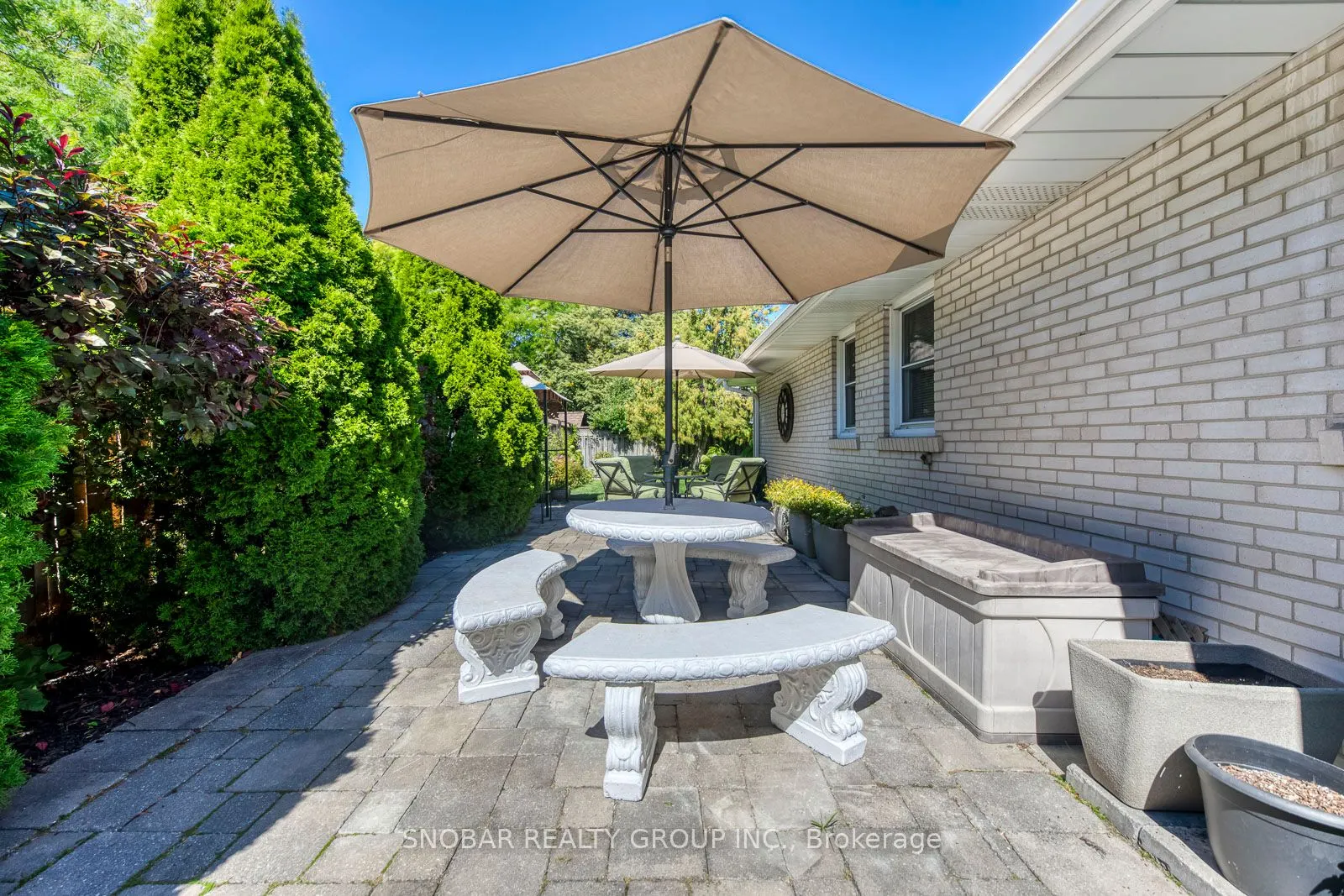 19 Deanewood Crescent
