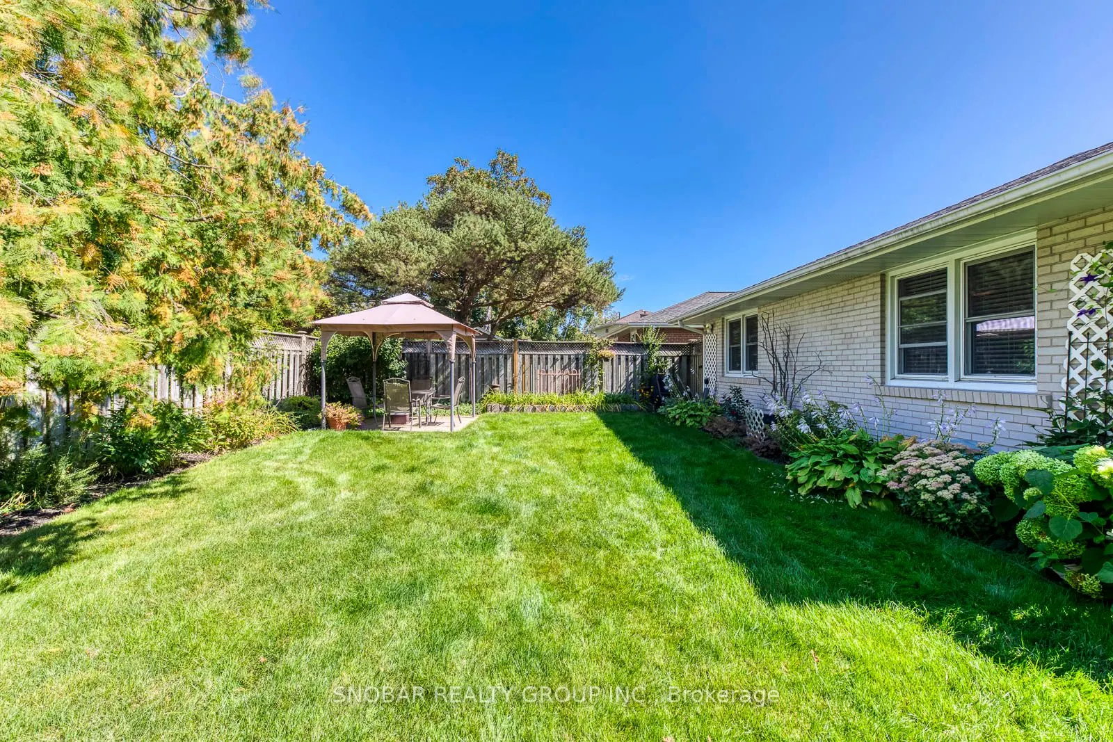 19 Deanewood Crescent