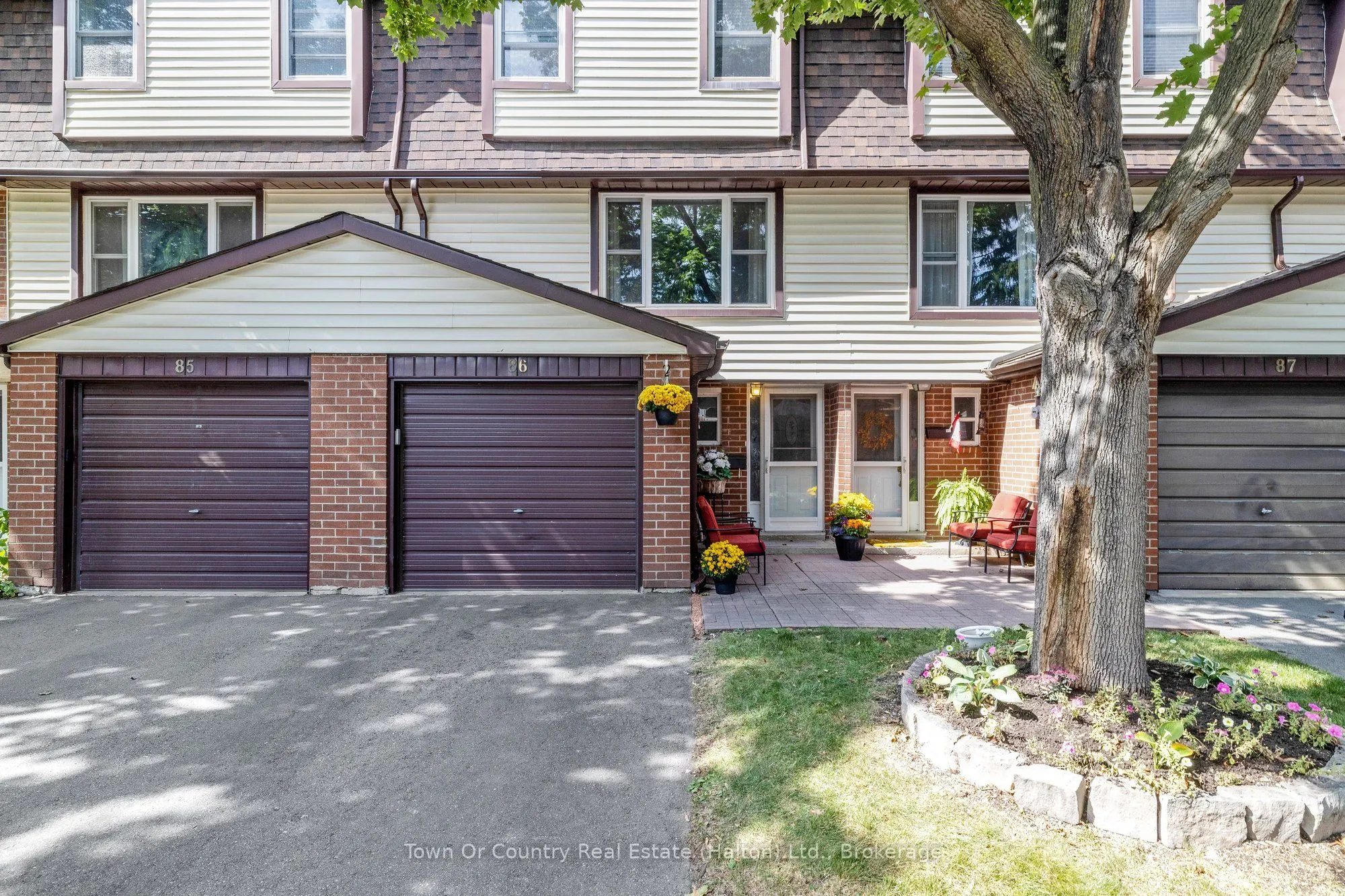 371 Bronte Street S, #86
