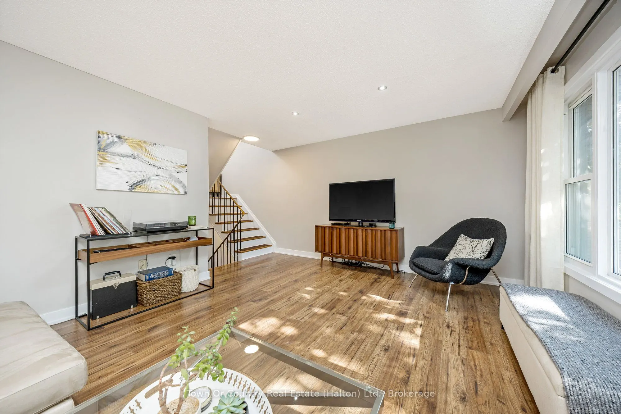 371 Bronte Street S, #86
