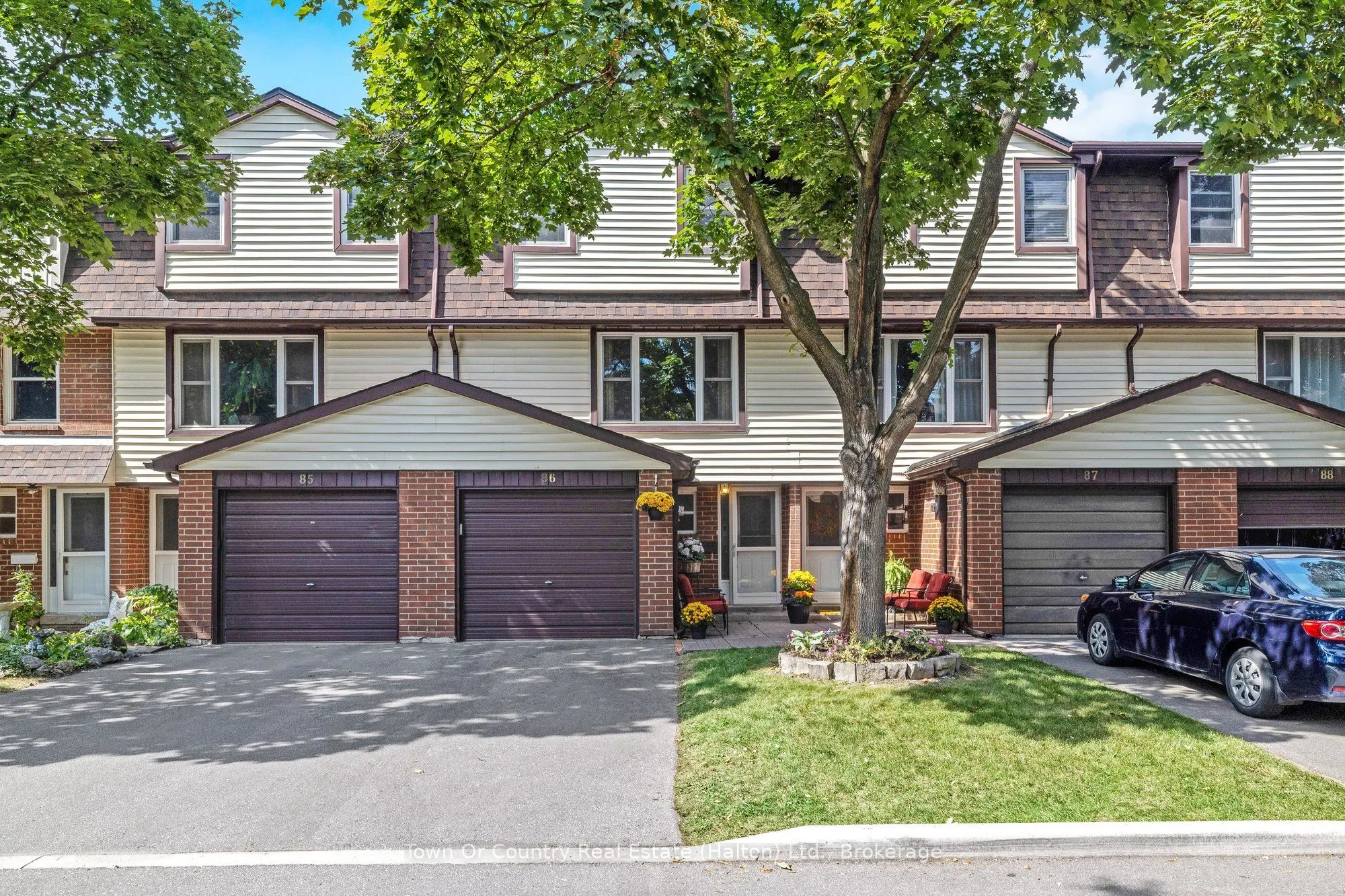 371 Bronte Street S, #86