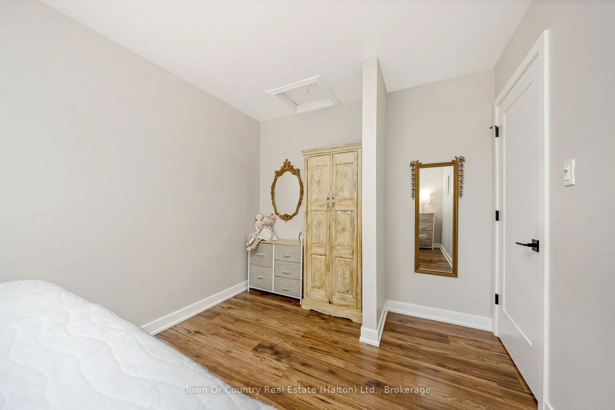 371 Bronte Street S, #86