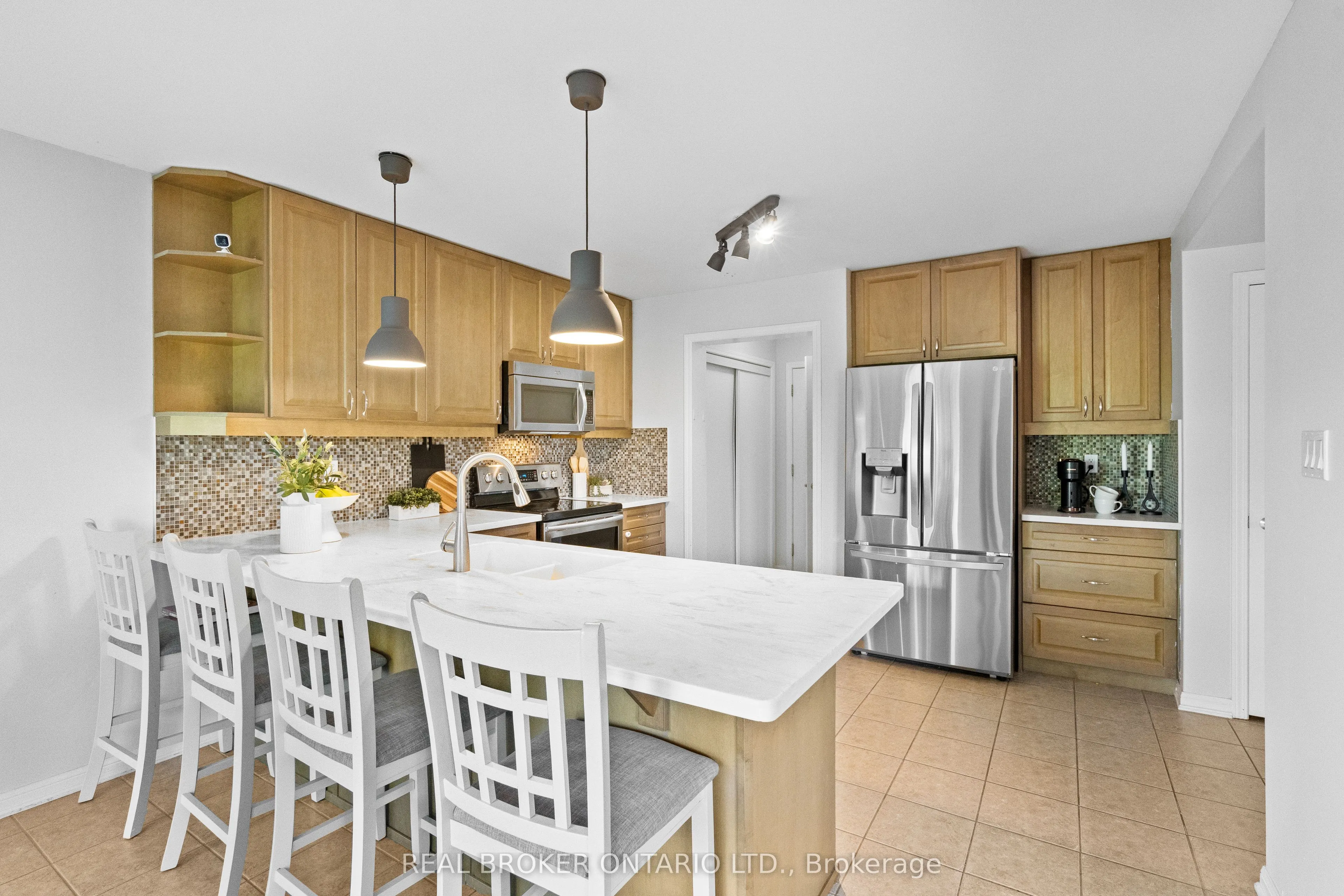 565 Attenborough Terrace