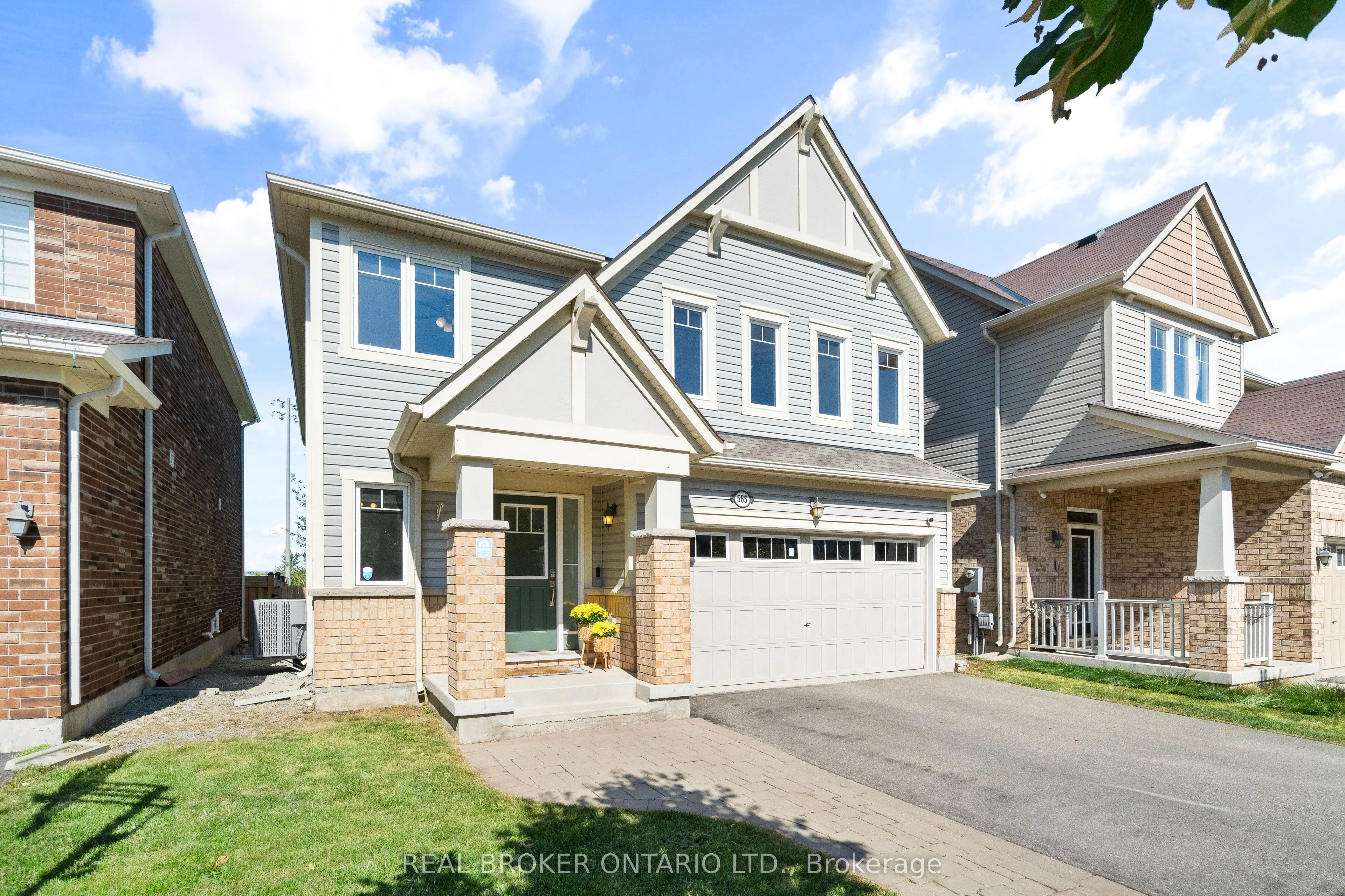 565 Attenborough Terrace