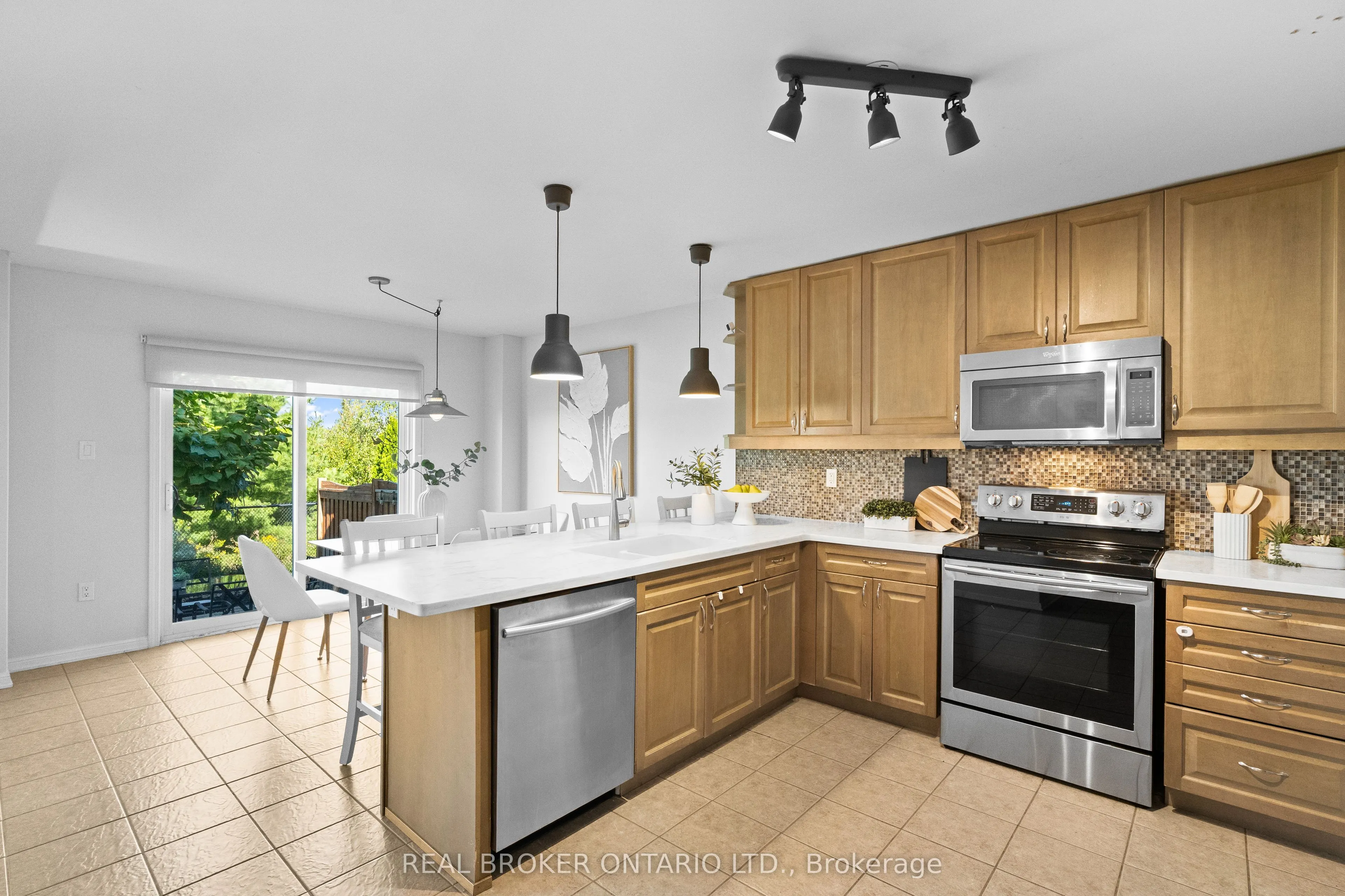 565 Attenborough Terrace