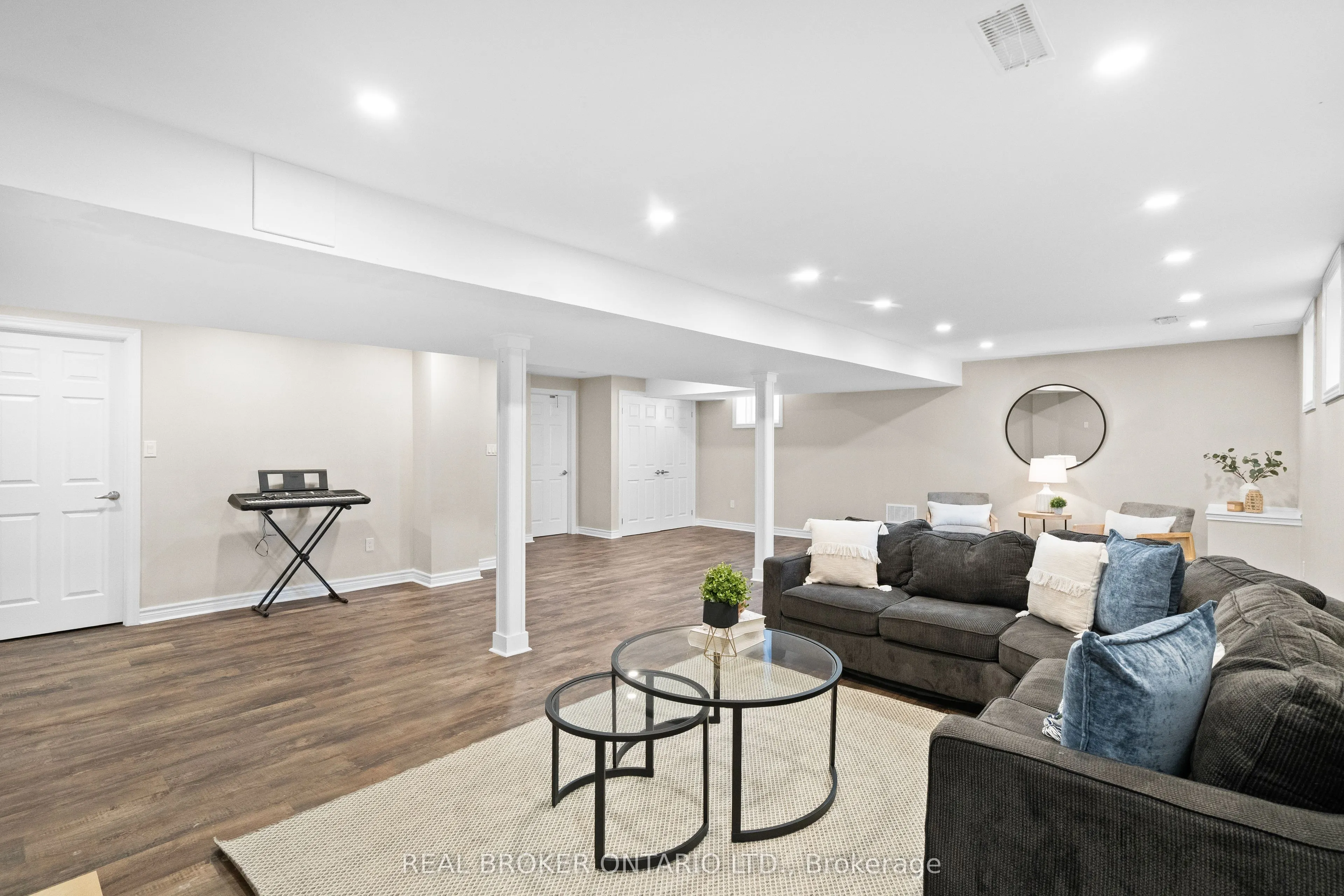 565 Attenborough Terrace