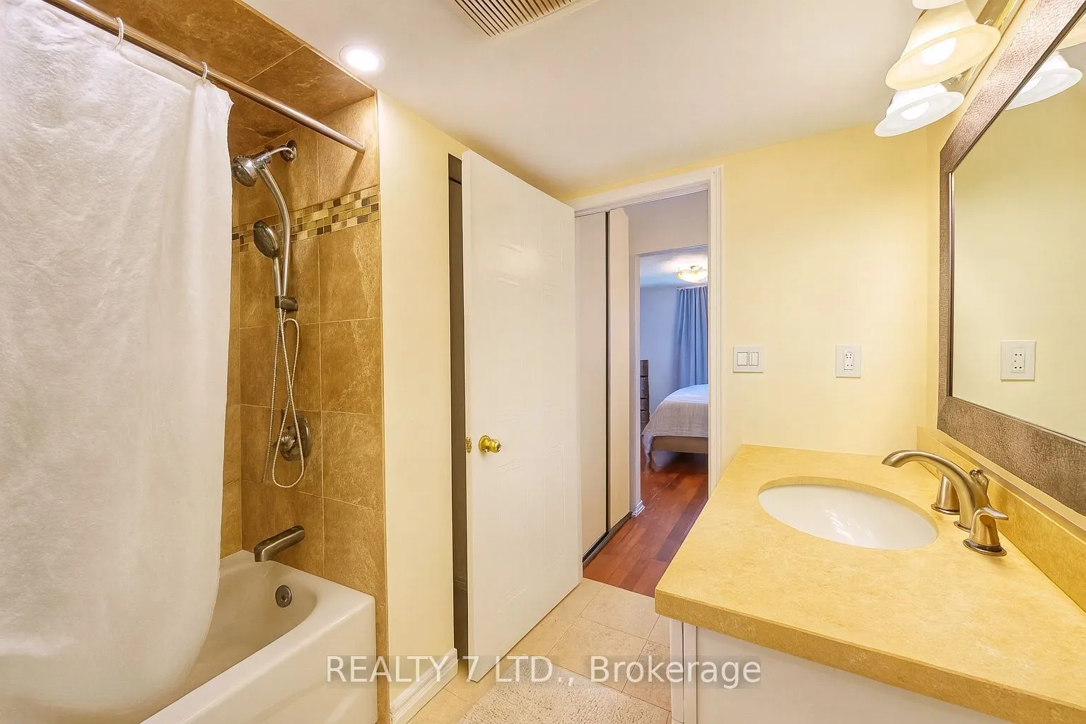 1270 Maple Crossing Boulevard, #412