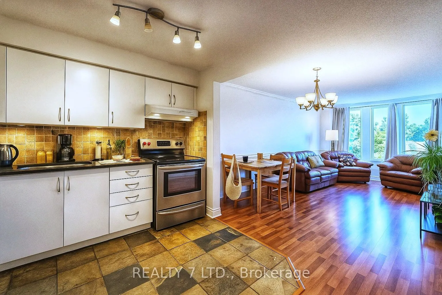1270 Maple Crossing Boulevard, #412