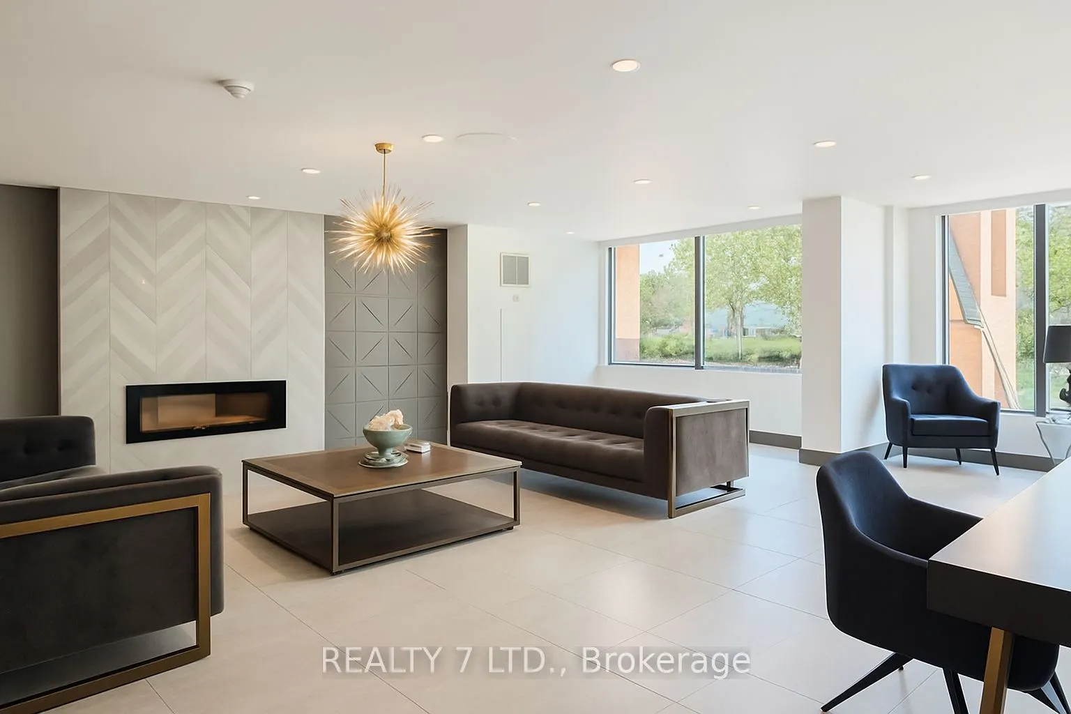 1270 Maple Crossing Boulevard, #412