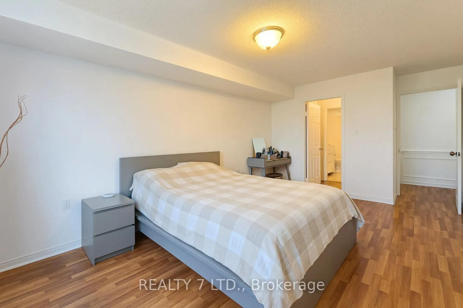 1270 Maple Crossing Boulevard, #412