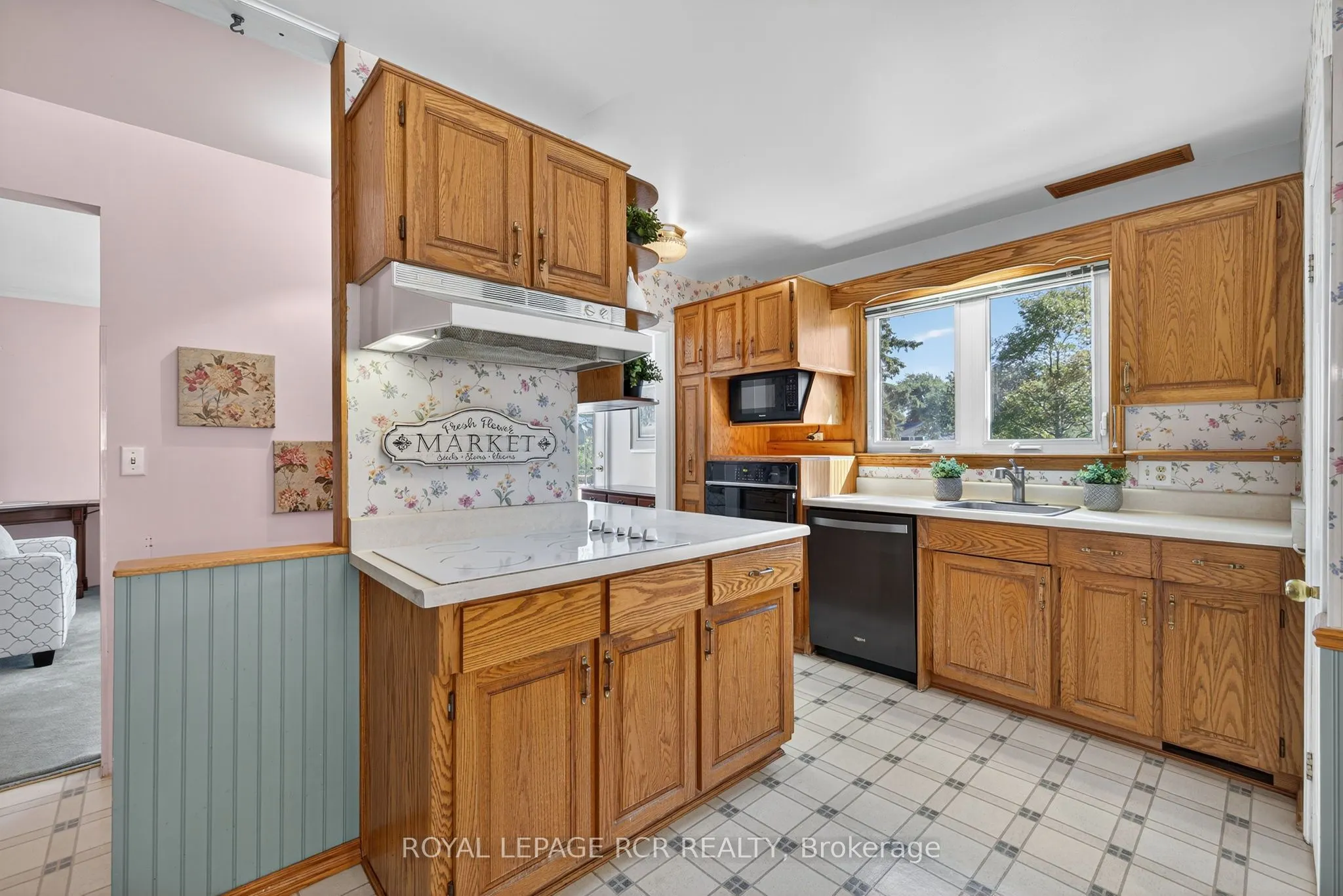 7 Wallace Avenue
