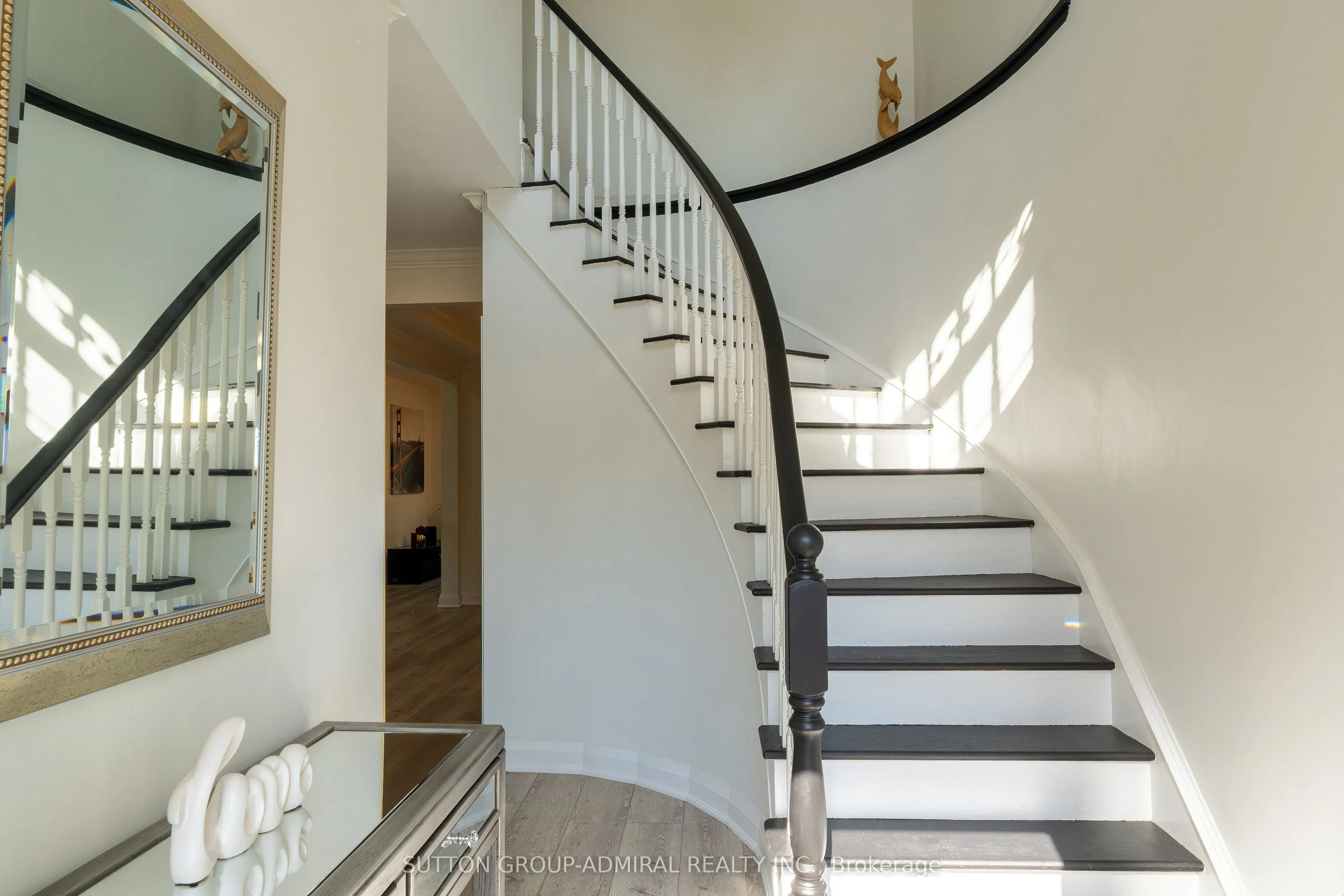 2415 Valley Heights Crescent