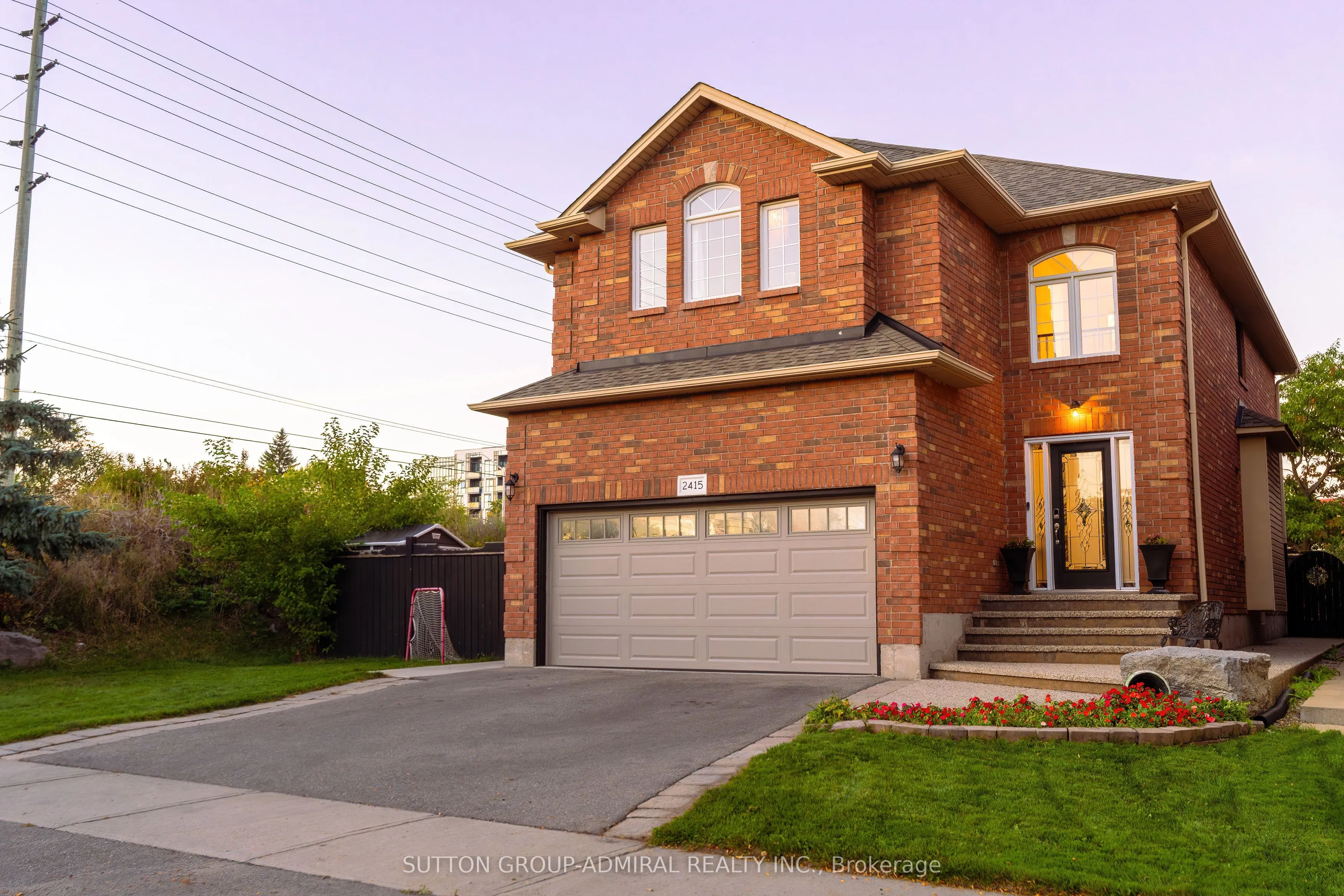 2415 Valley Heights Crescent
