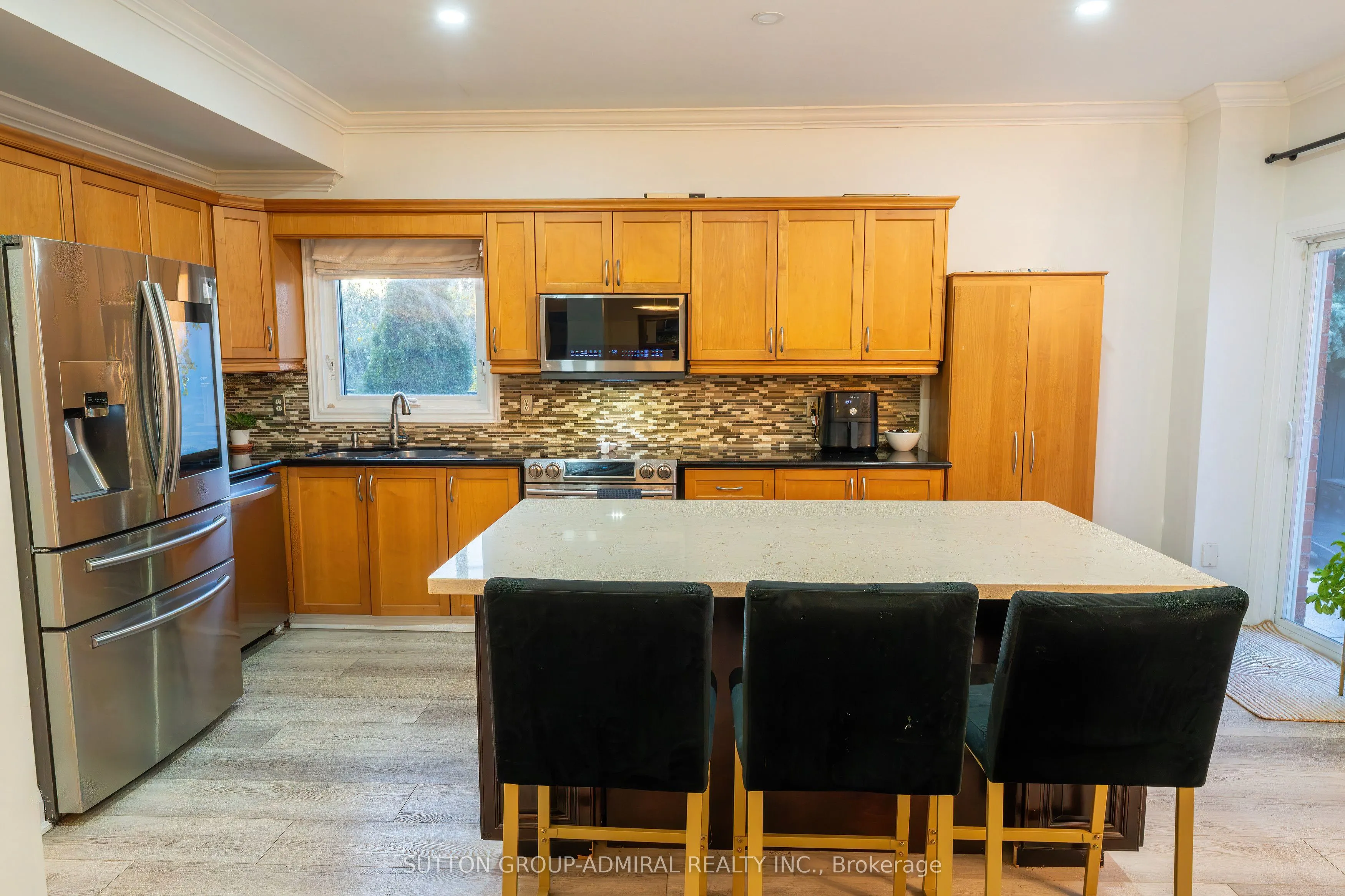 2415 Valley Heights Crescent