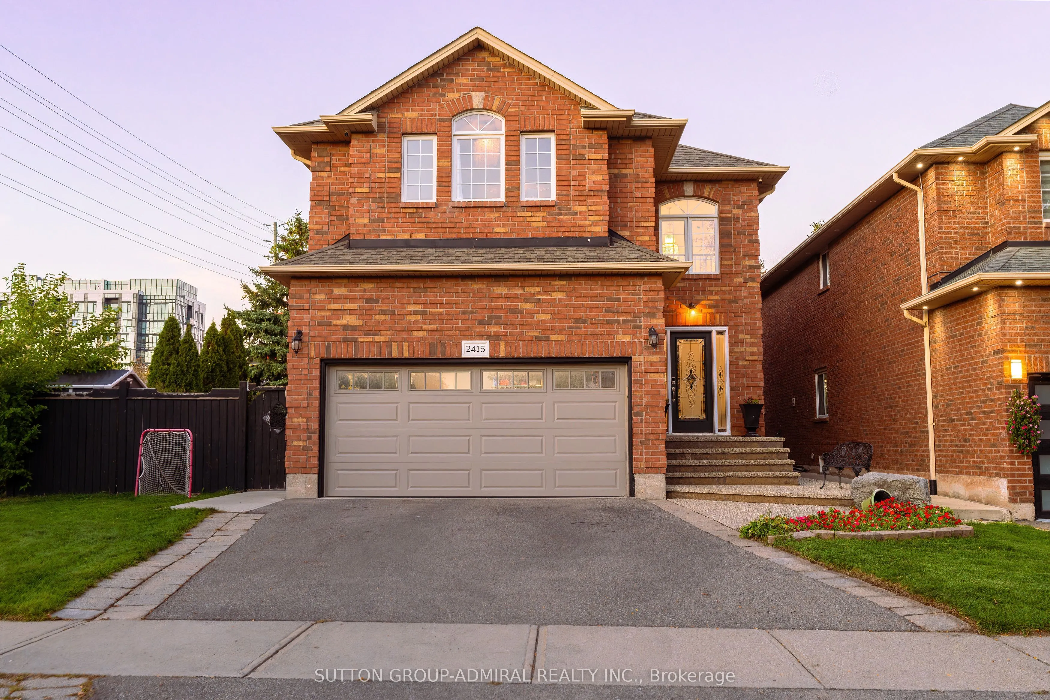 2415 Valley Heights Crescent