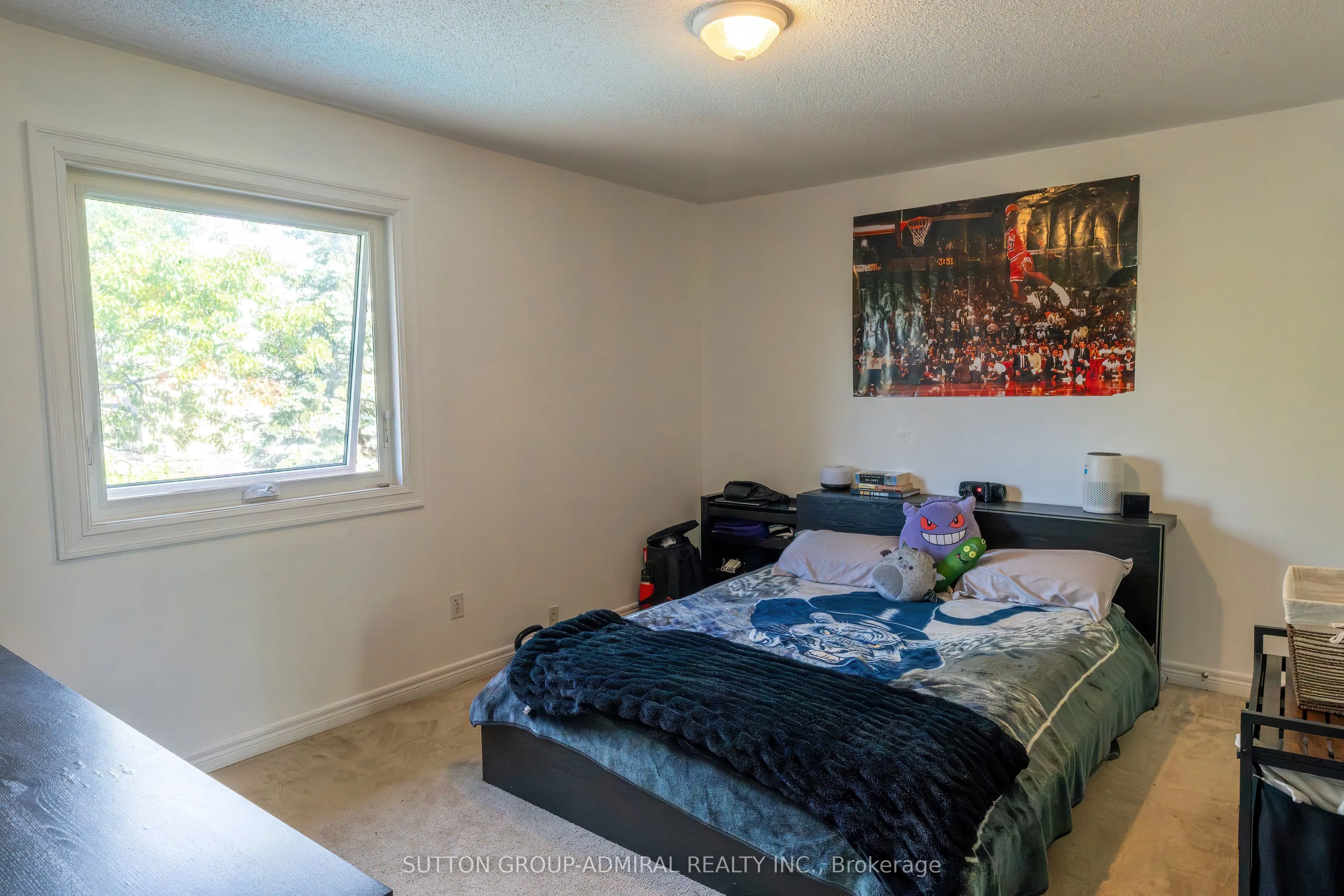 2415 Valley Heights Crescent