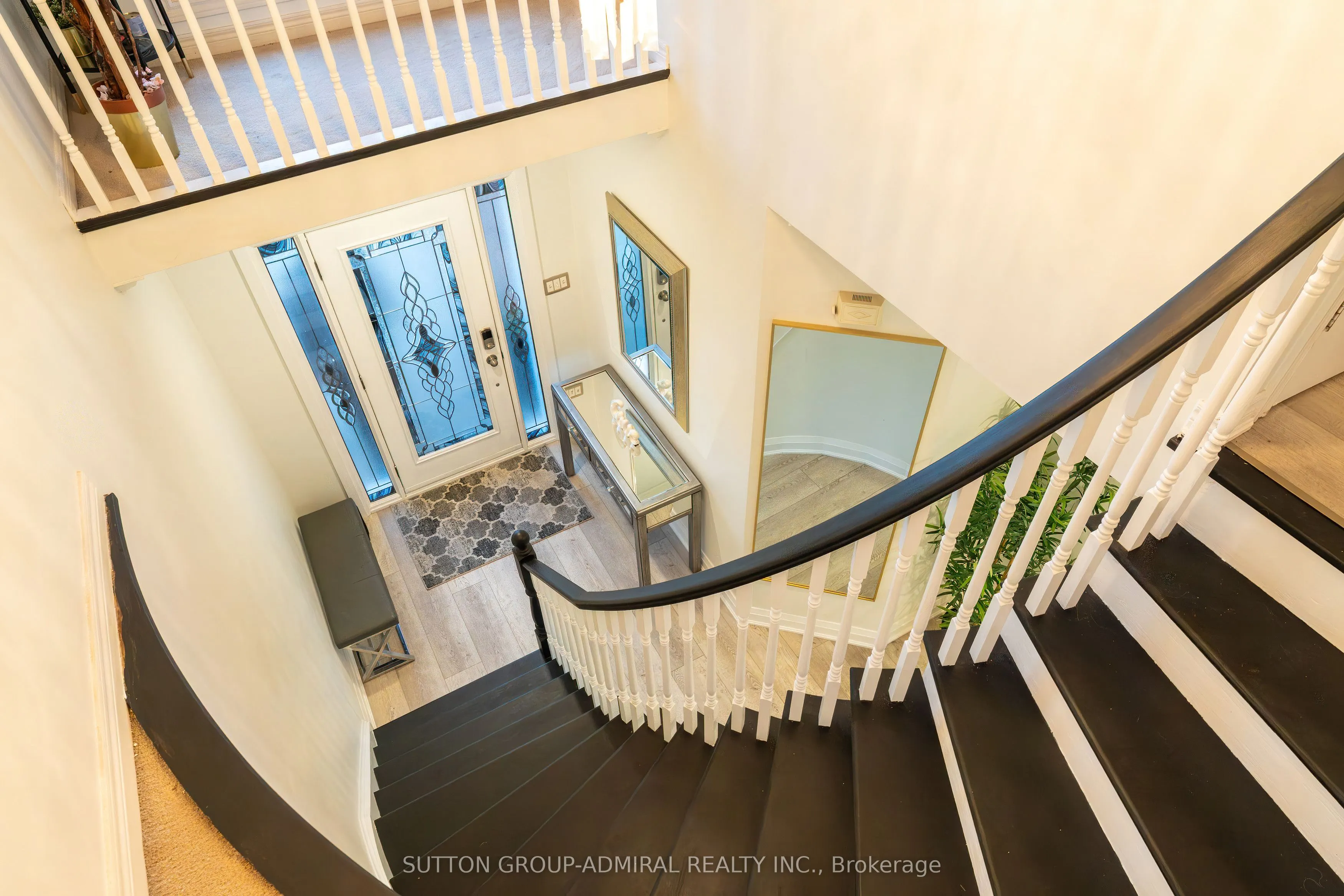 2415 Valley Heights Crescent