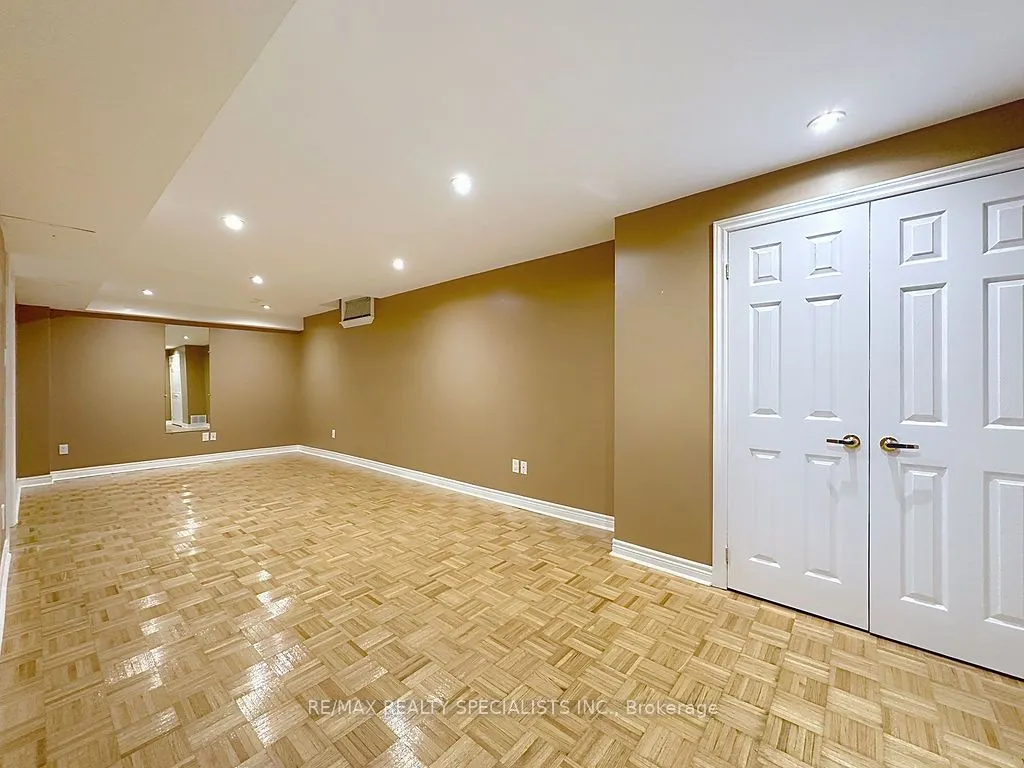 9 Siesta Court