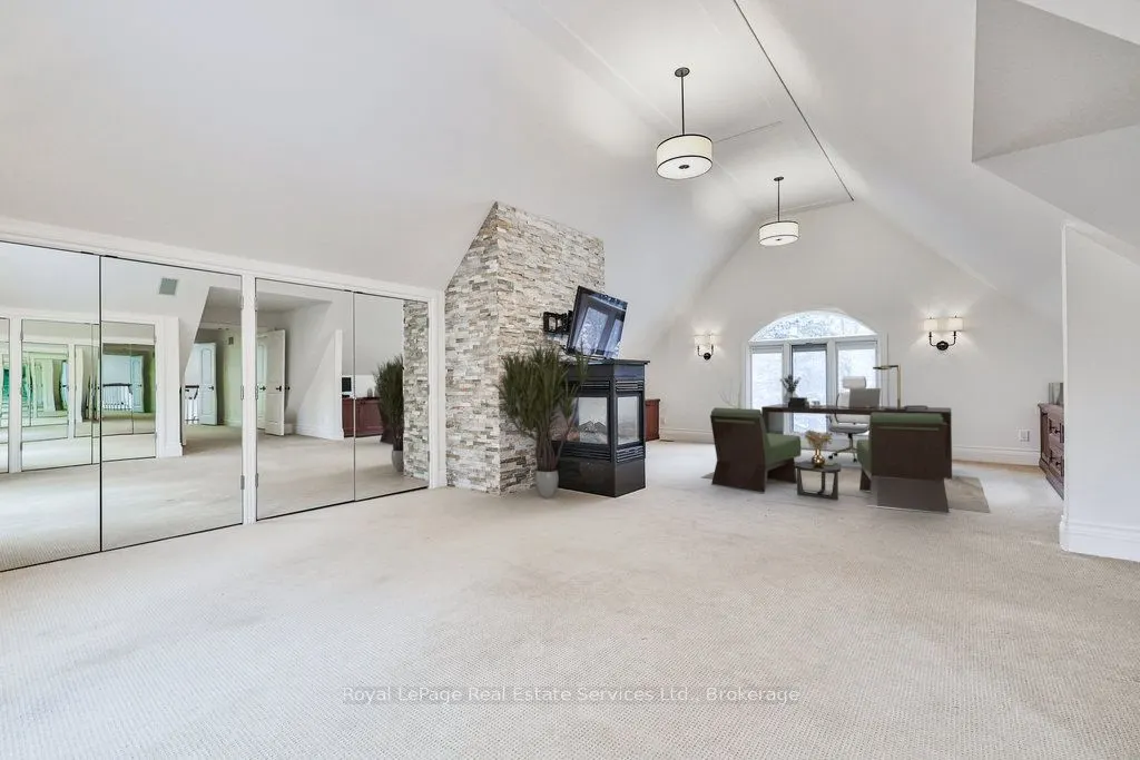24 Raymar Place