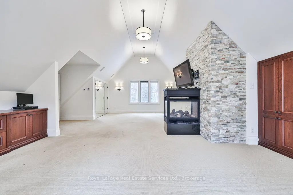 24 Raymar Place