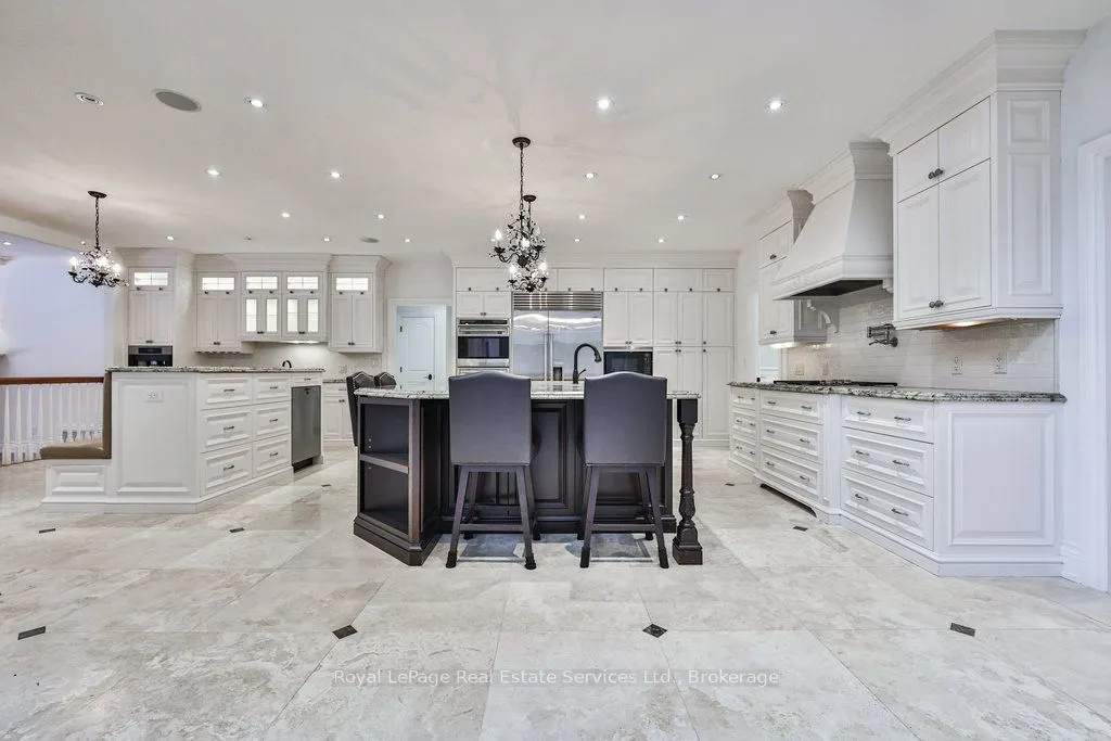 24 Raymar Place