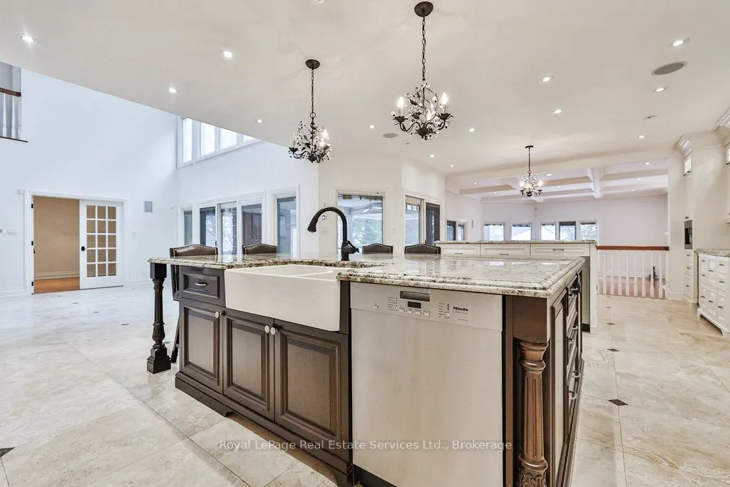 24 Raymar Place