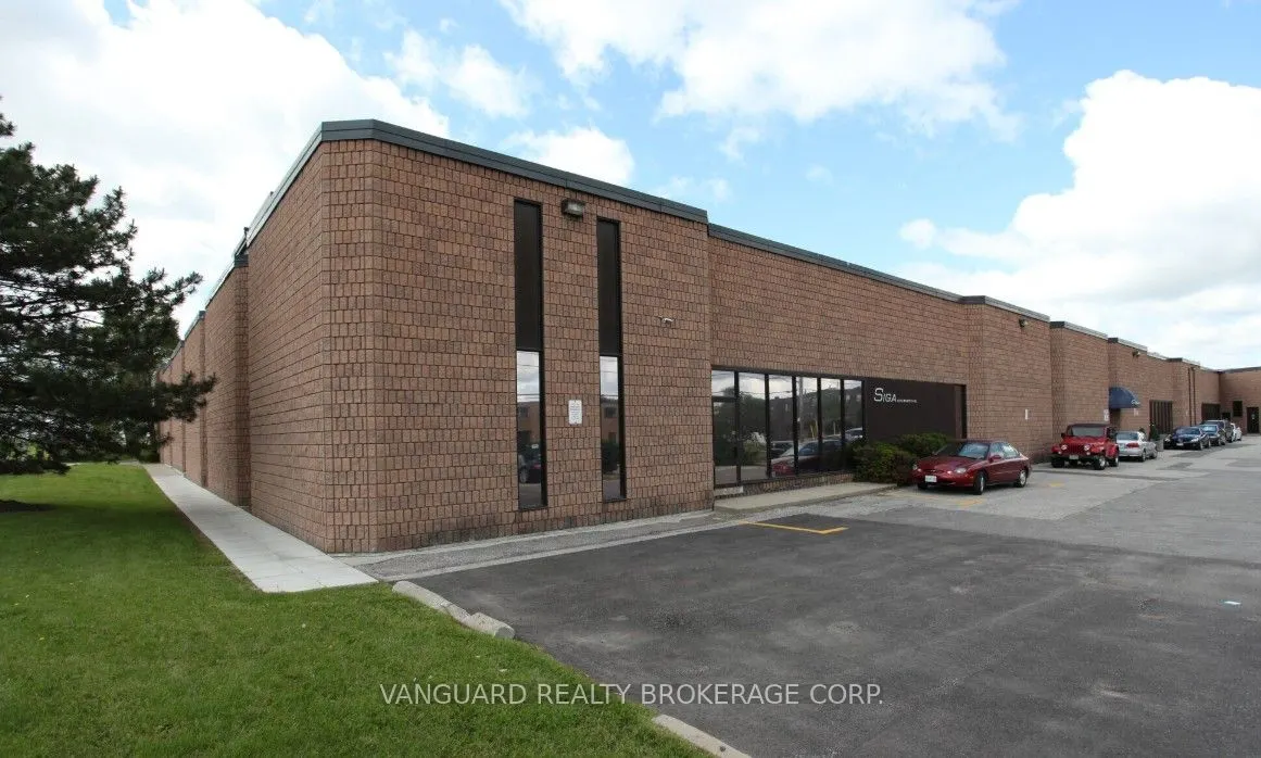81 St Regis Crescent S