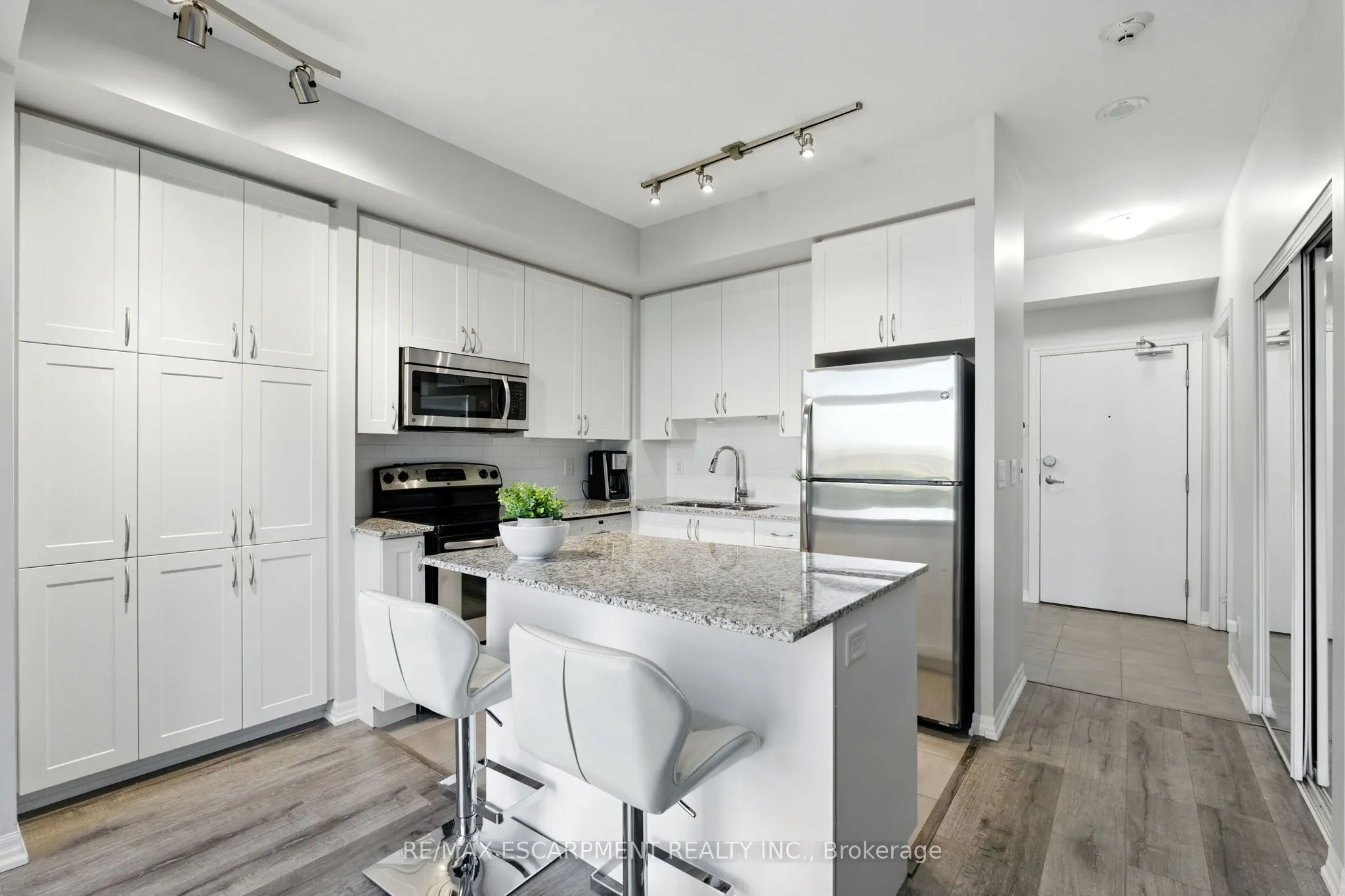 1940 Ironstone Drive, #202