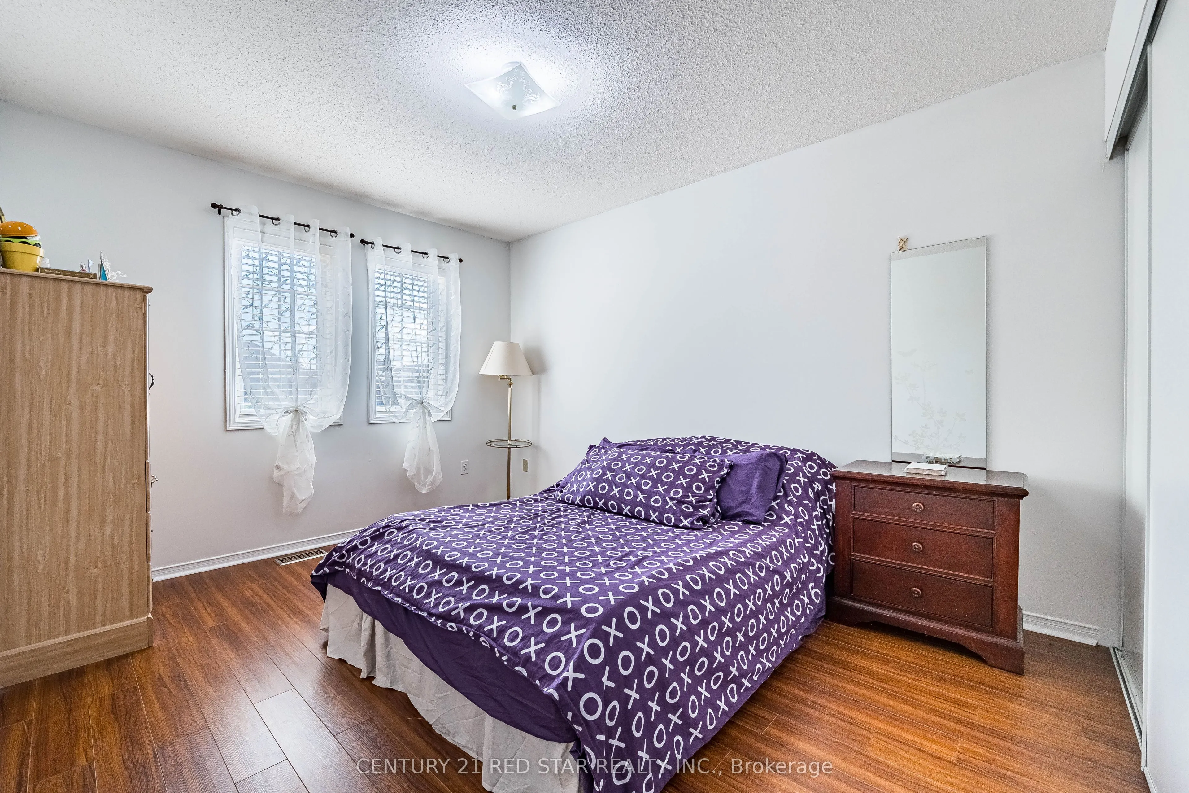 37 Oakmeadow Drive