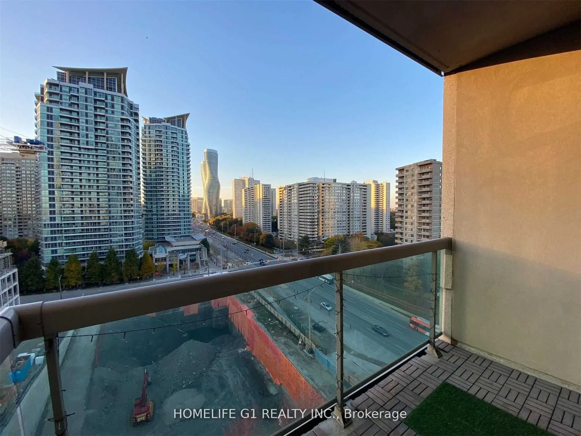 3504 Hurontario Street, #1208