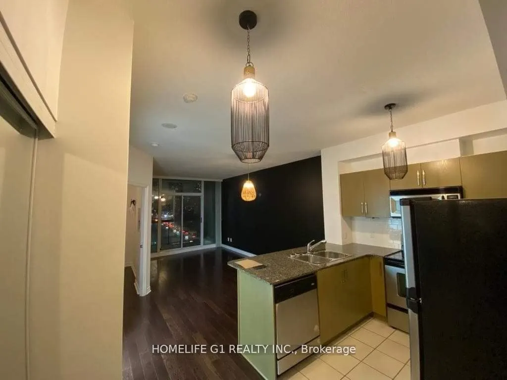 3504 Hurontario Street, #1208