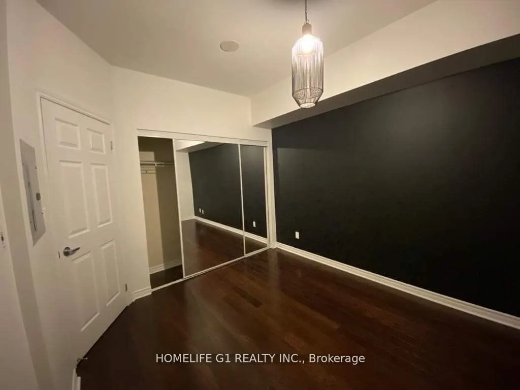 3504 Hurontario Street, #1208