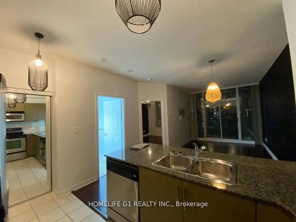 3504 Hurontario Street, #1208