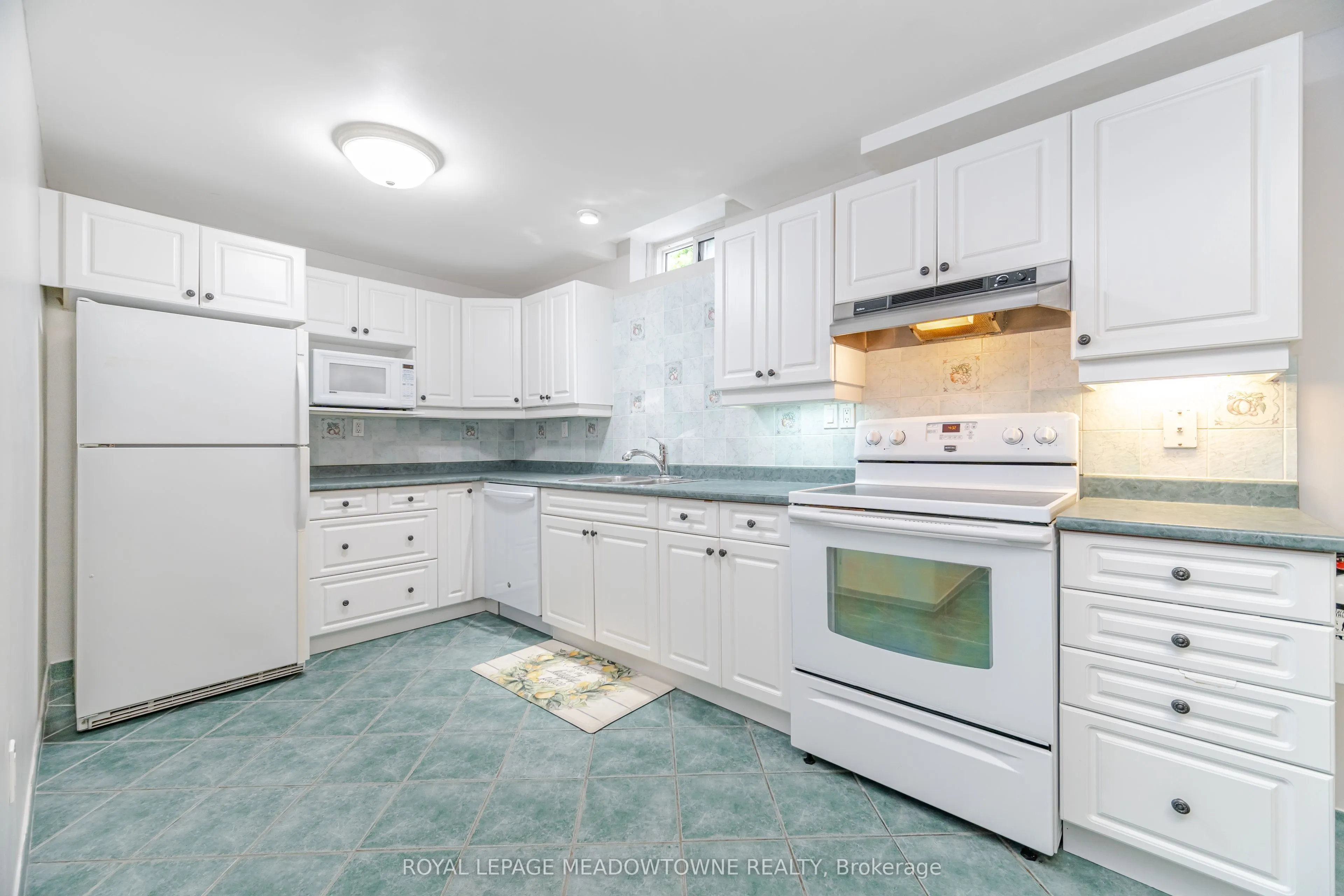 6402 Tenth Line W